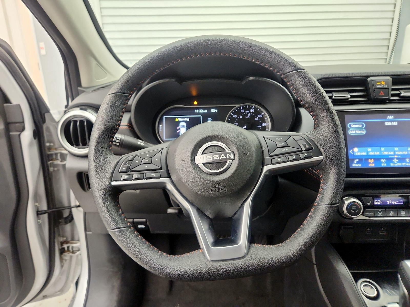 2024 Nissan Versa Sedan SR - Photo 11