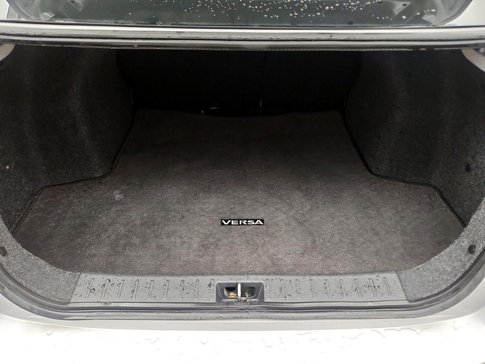 2024 Nissan Versa Sedan SR - Photo 20