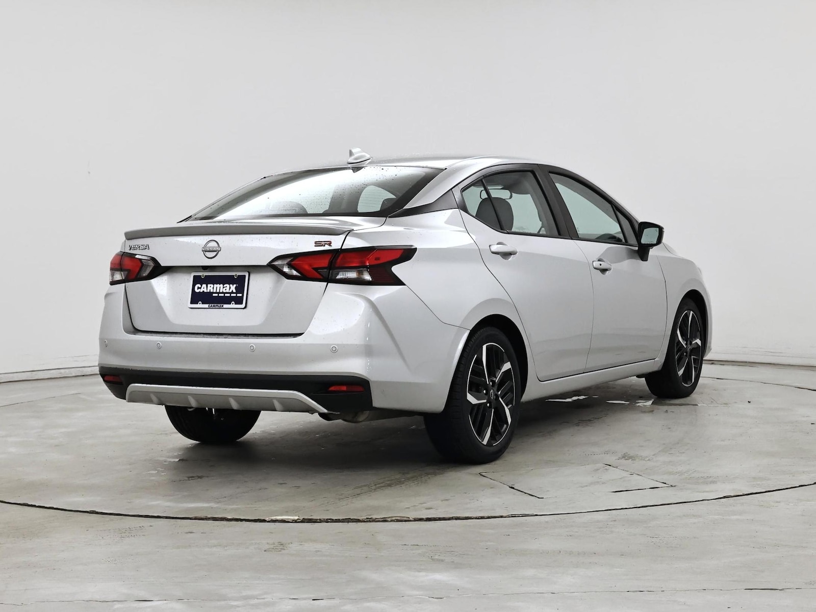 2024 Nissan Versa Sedan SR - Photo 9