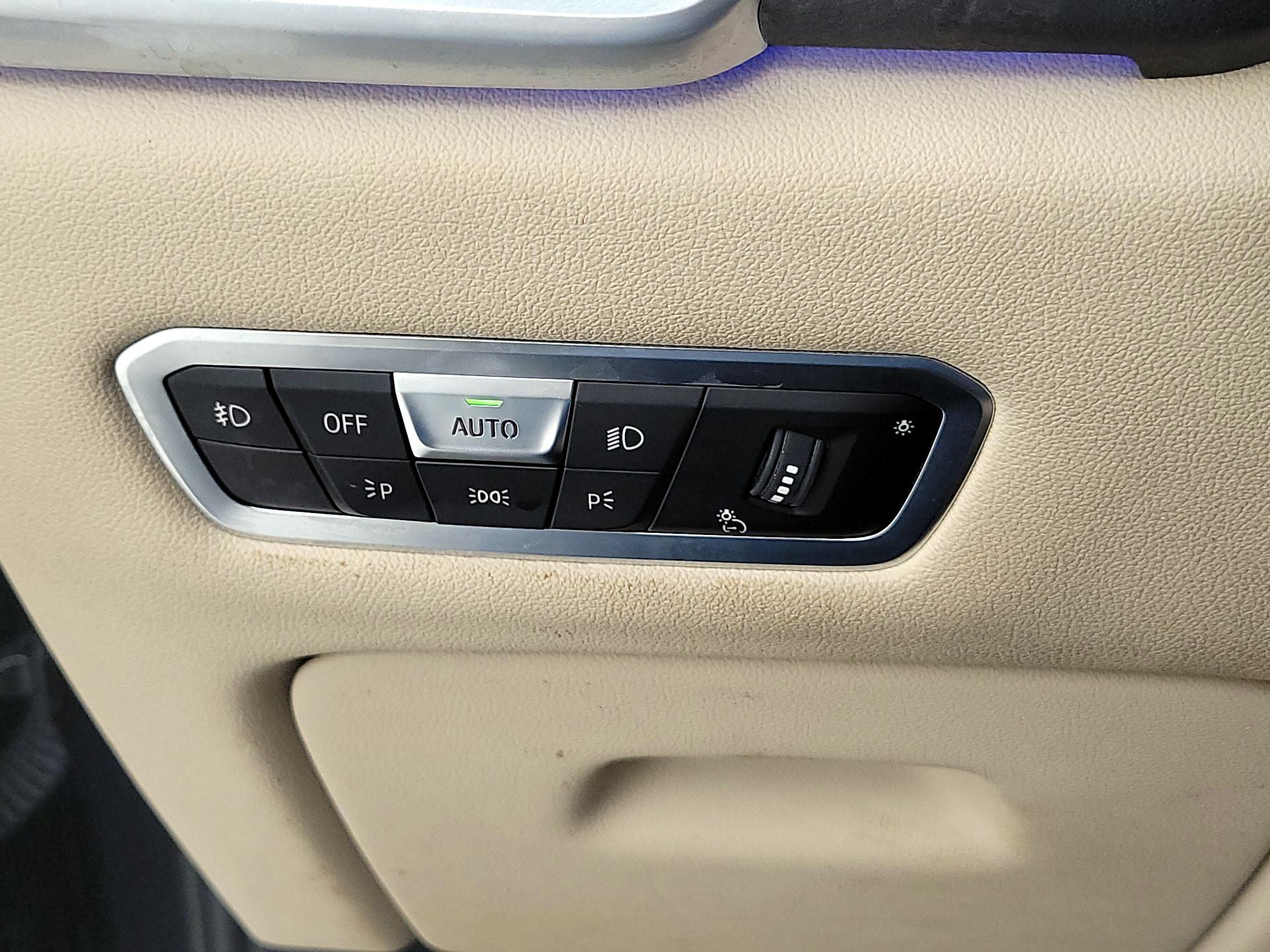 Thumbnail: 2021 BMW X5 - 11