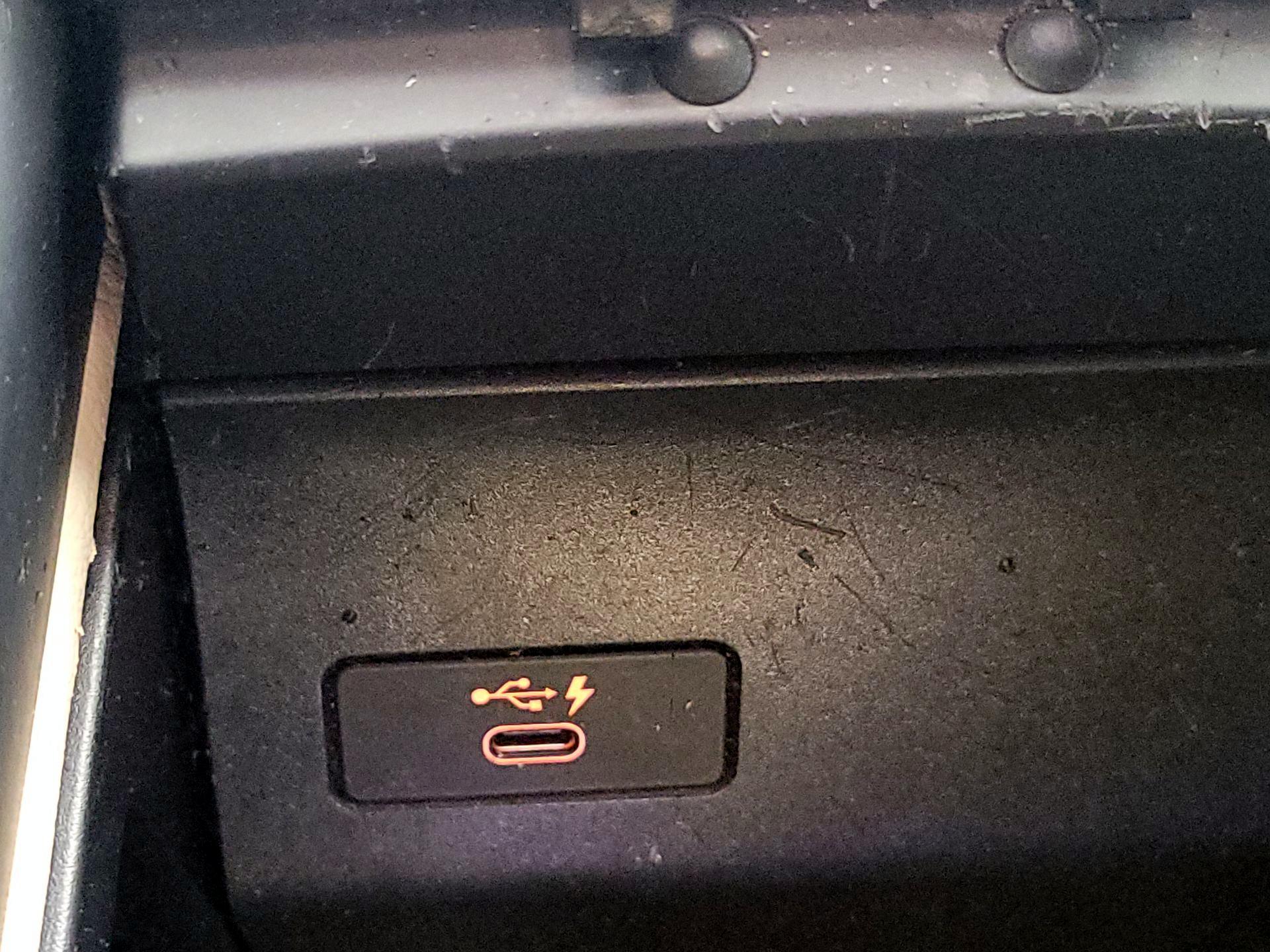 Thumbnail: 2021 BMW X5 - 17