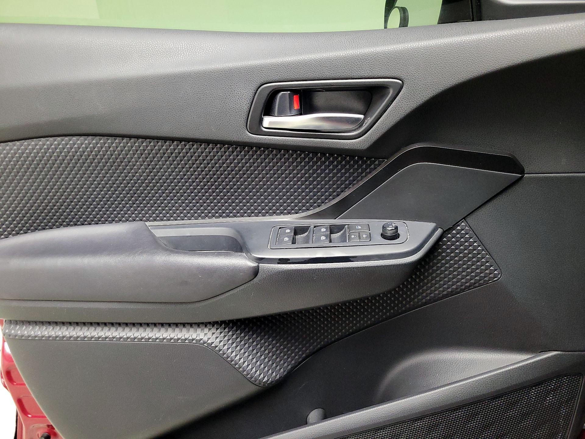 Thumbnail: 2019 Toyota C-HR - 12