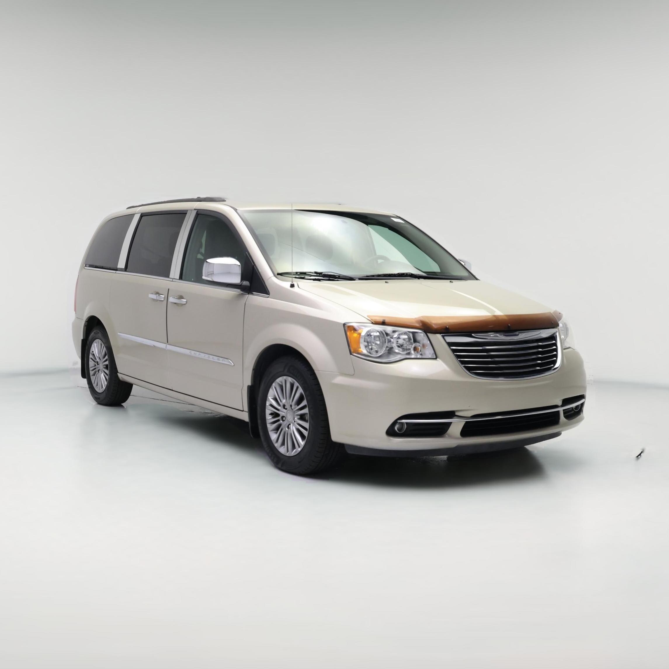 Thumbnail: 2016 Chrysler Town & Country - 1