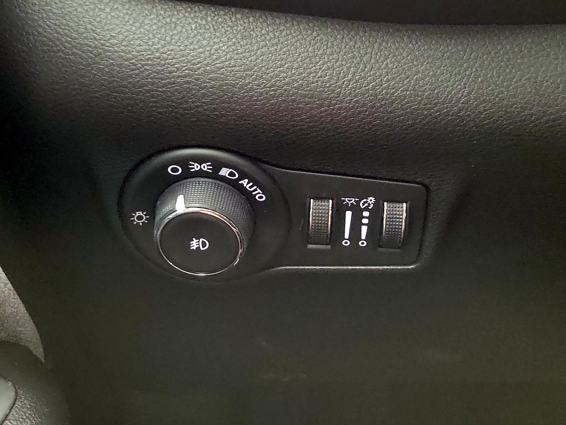 Thumbnail: 2022 Jeep Compass - 13