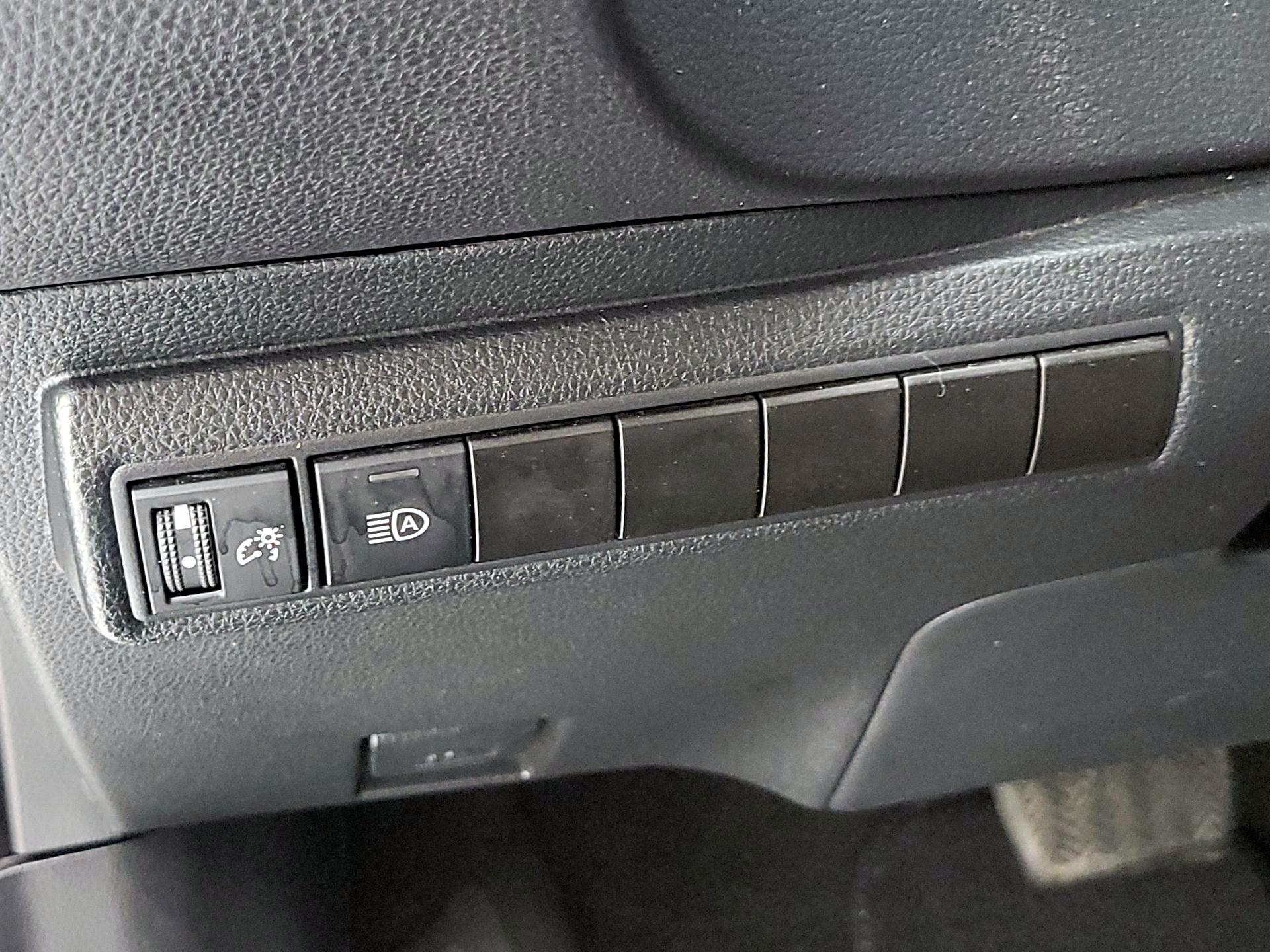 Thumbnail: 2023 Toyota Corolla - 13