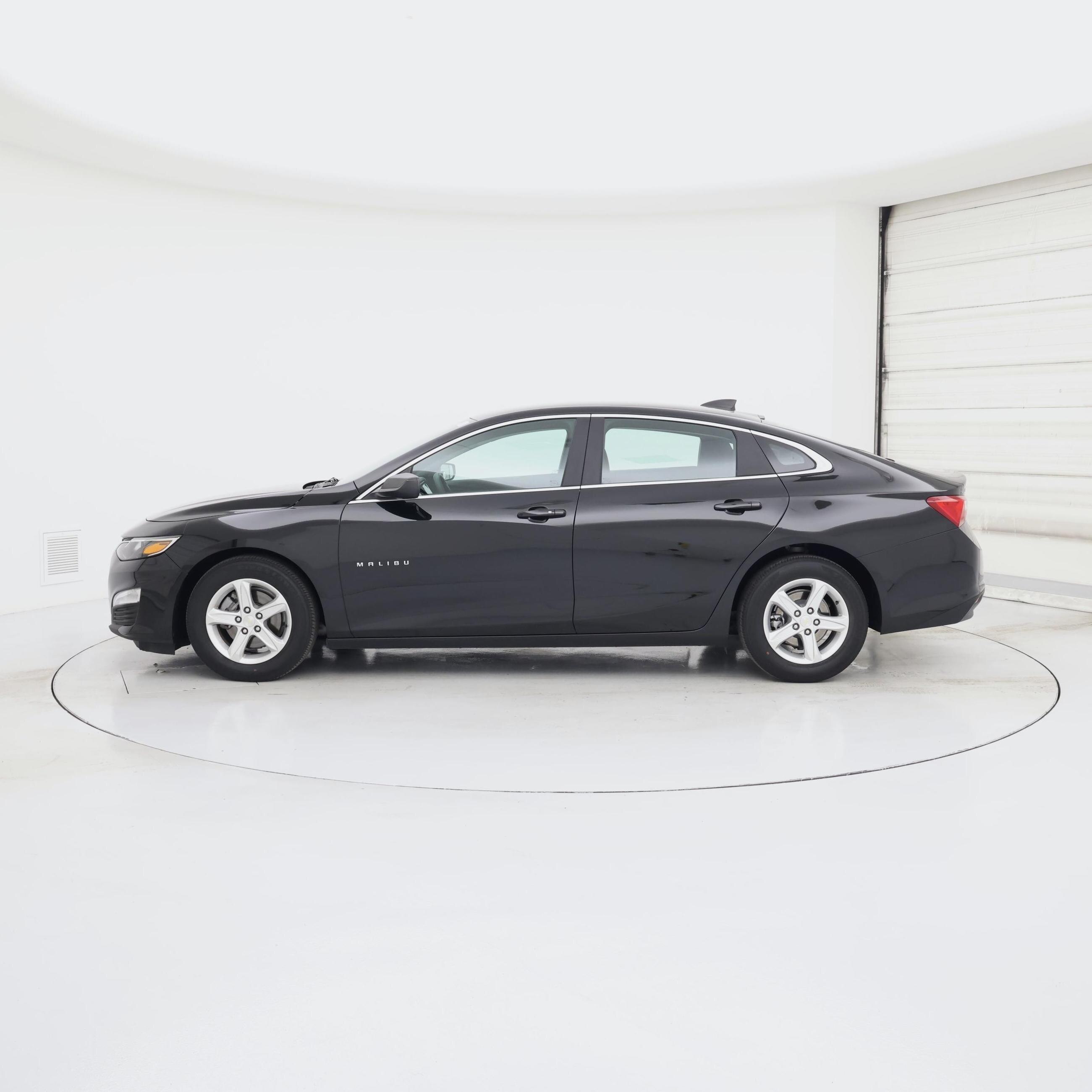 Thumbnail: 2023 Chevrolet Malibu - 3