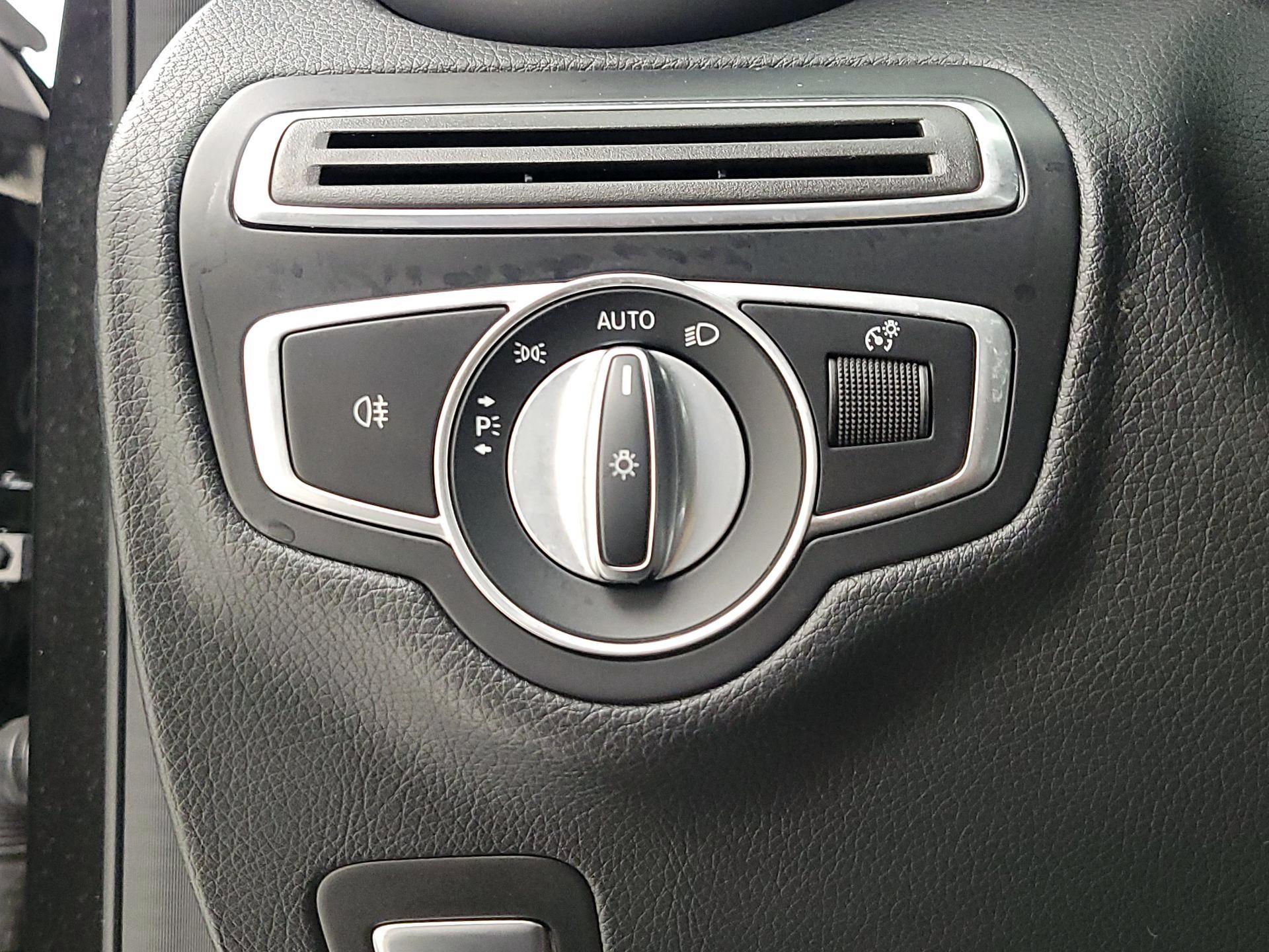 Thumbnail: 2021 Mercedes-Benz C-Class - 13