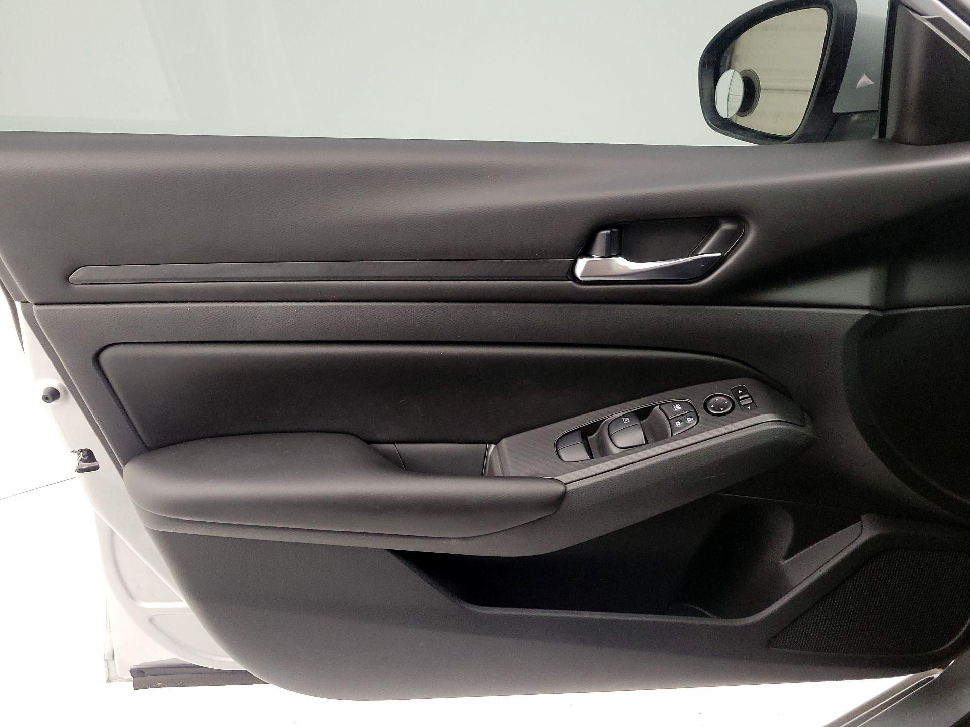 Thumbnail: 2021 Nissan Altima - 12