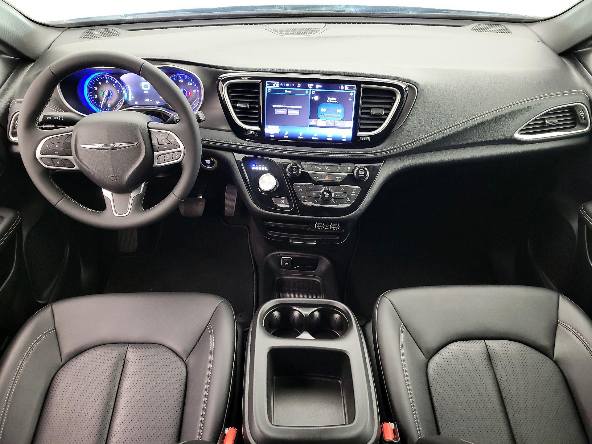 Thumbnail: 2025 Chrysler Pacifica - 9