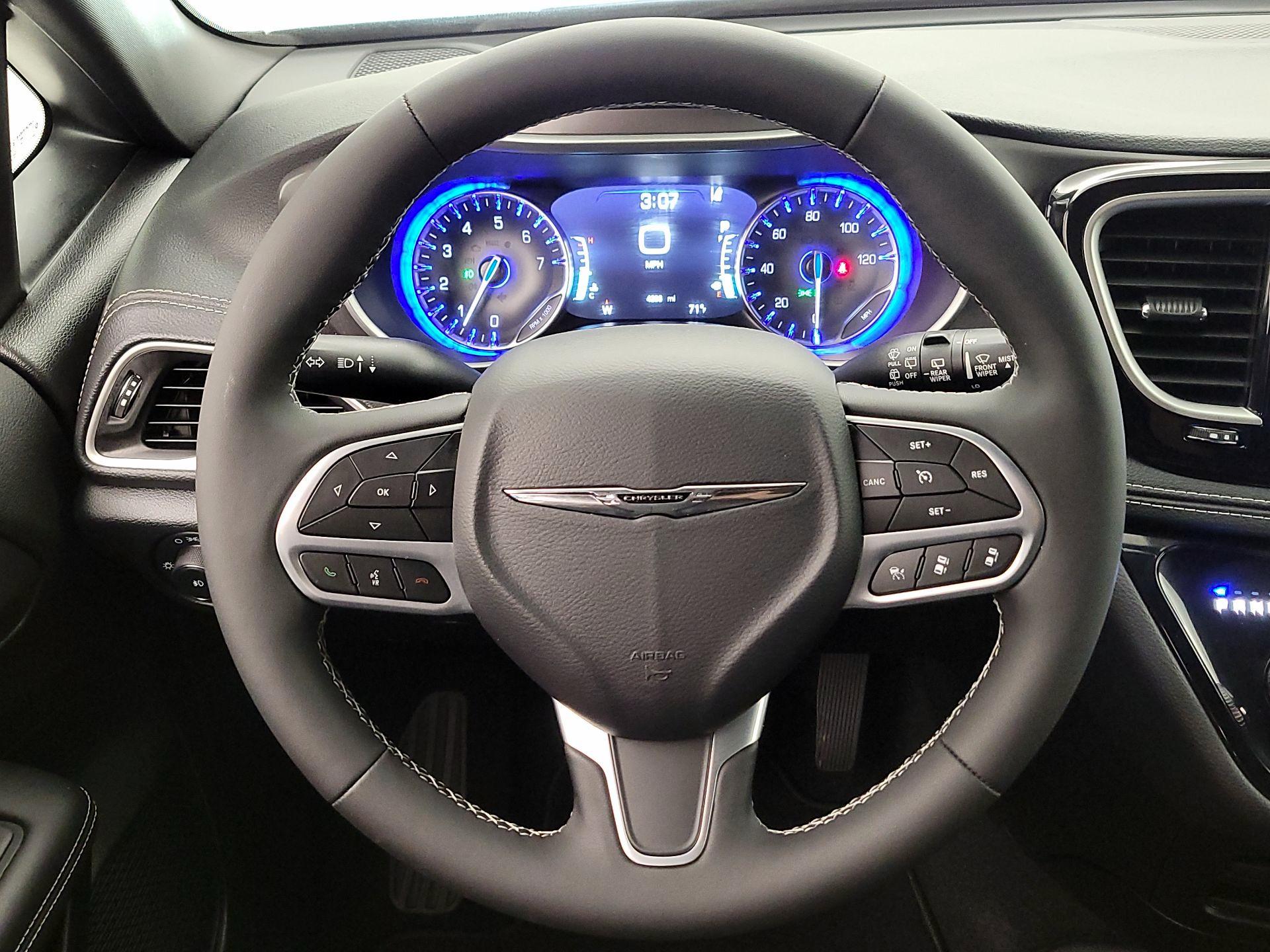 Thumbnail: 2025 Chrysler Pacifica - 10