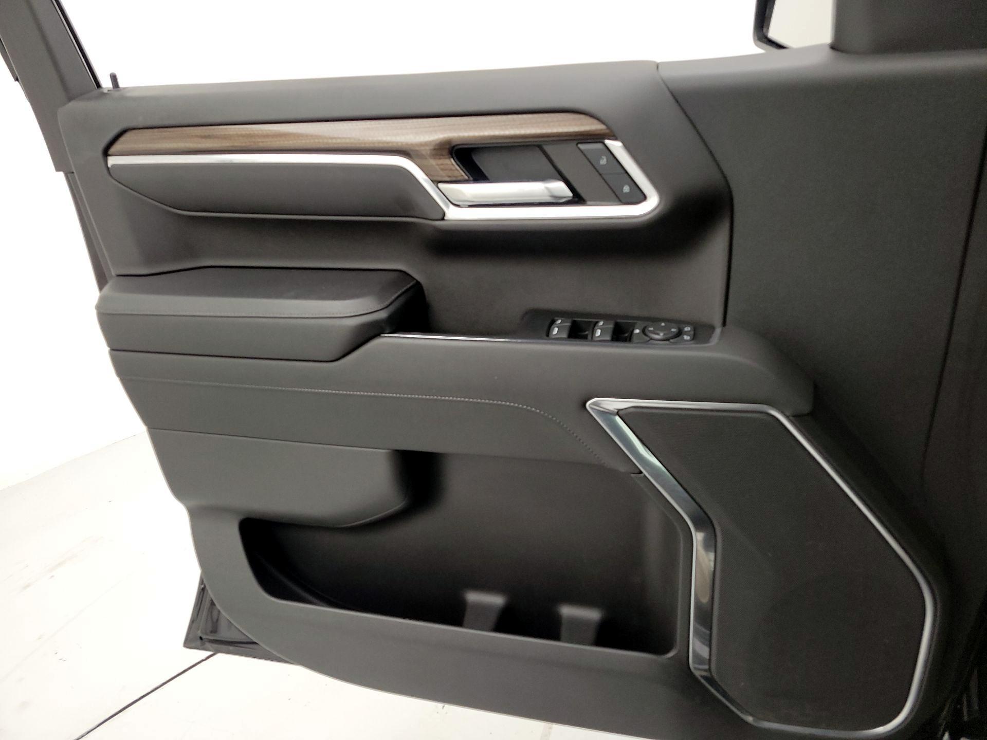 Thumbnail: 2022 Chevrolet Silverado 1500 - 12