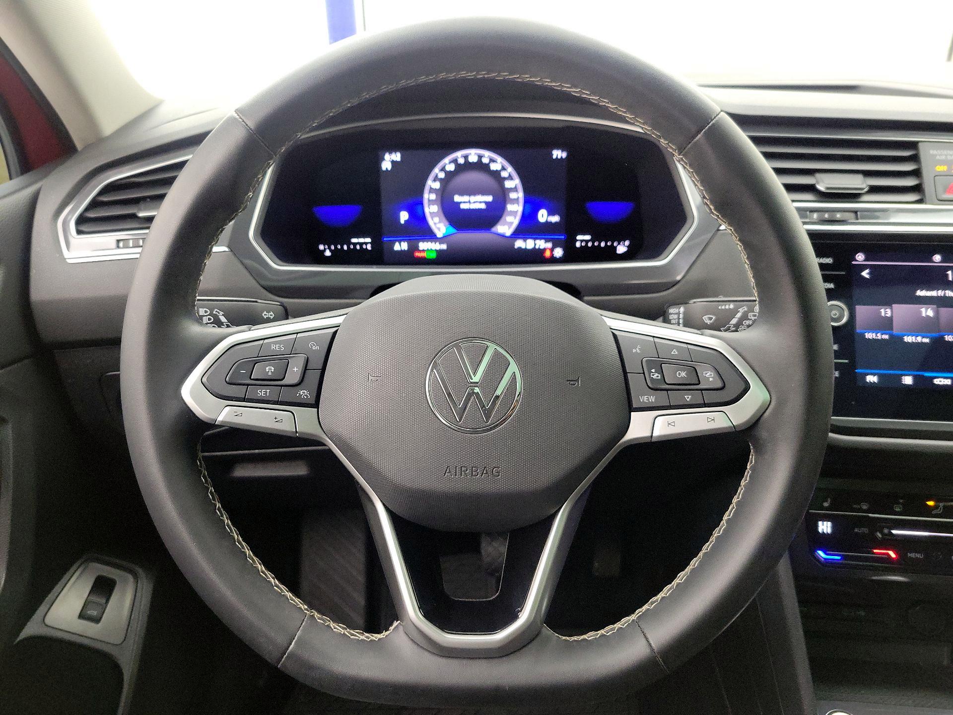 Thumbnail: 2022 Volkswagen Tiguan - 10