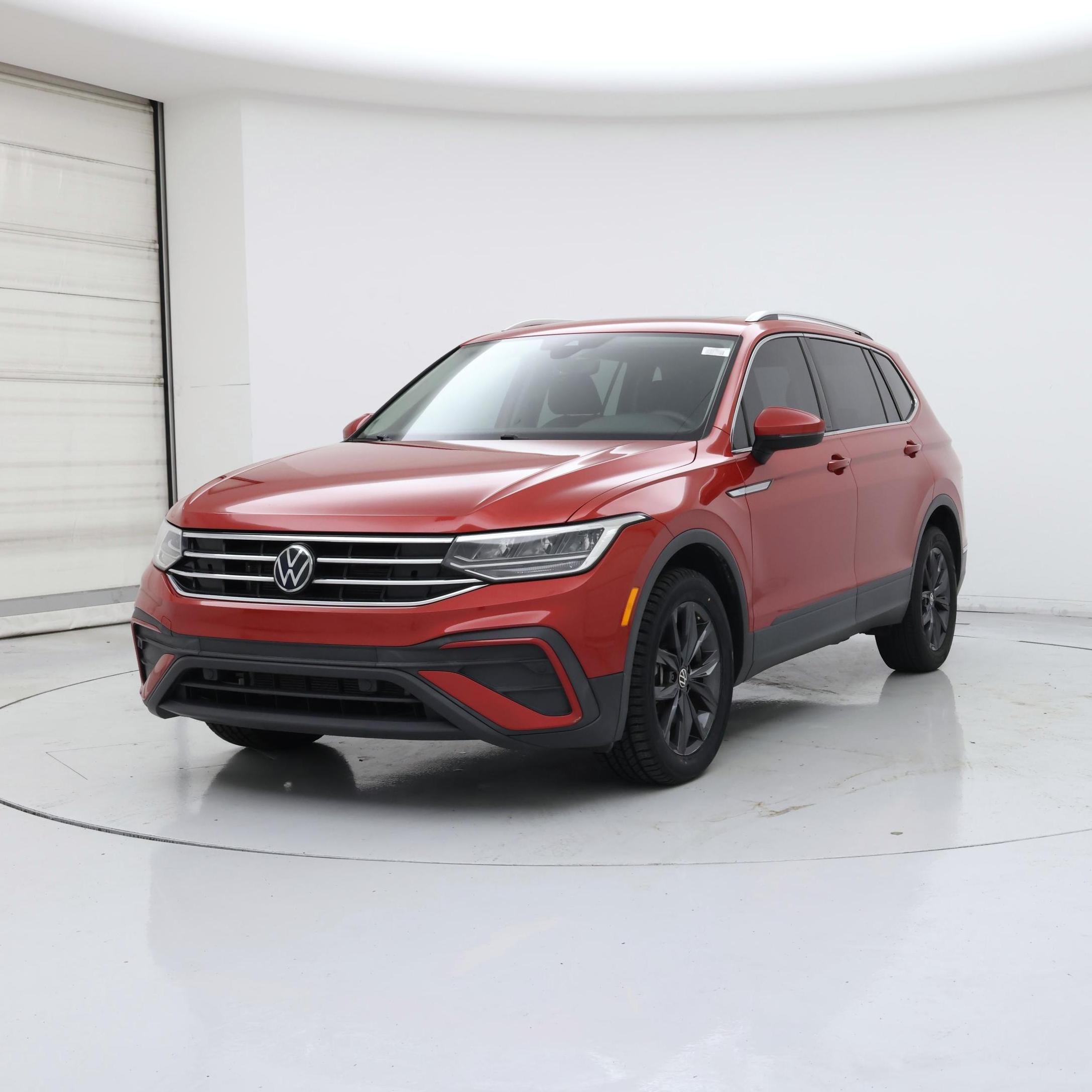 Thumbnail: 2022 Volkswagen Tiguan - 4
