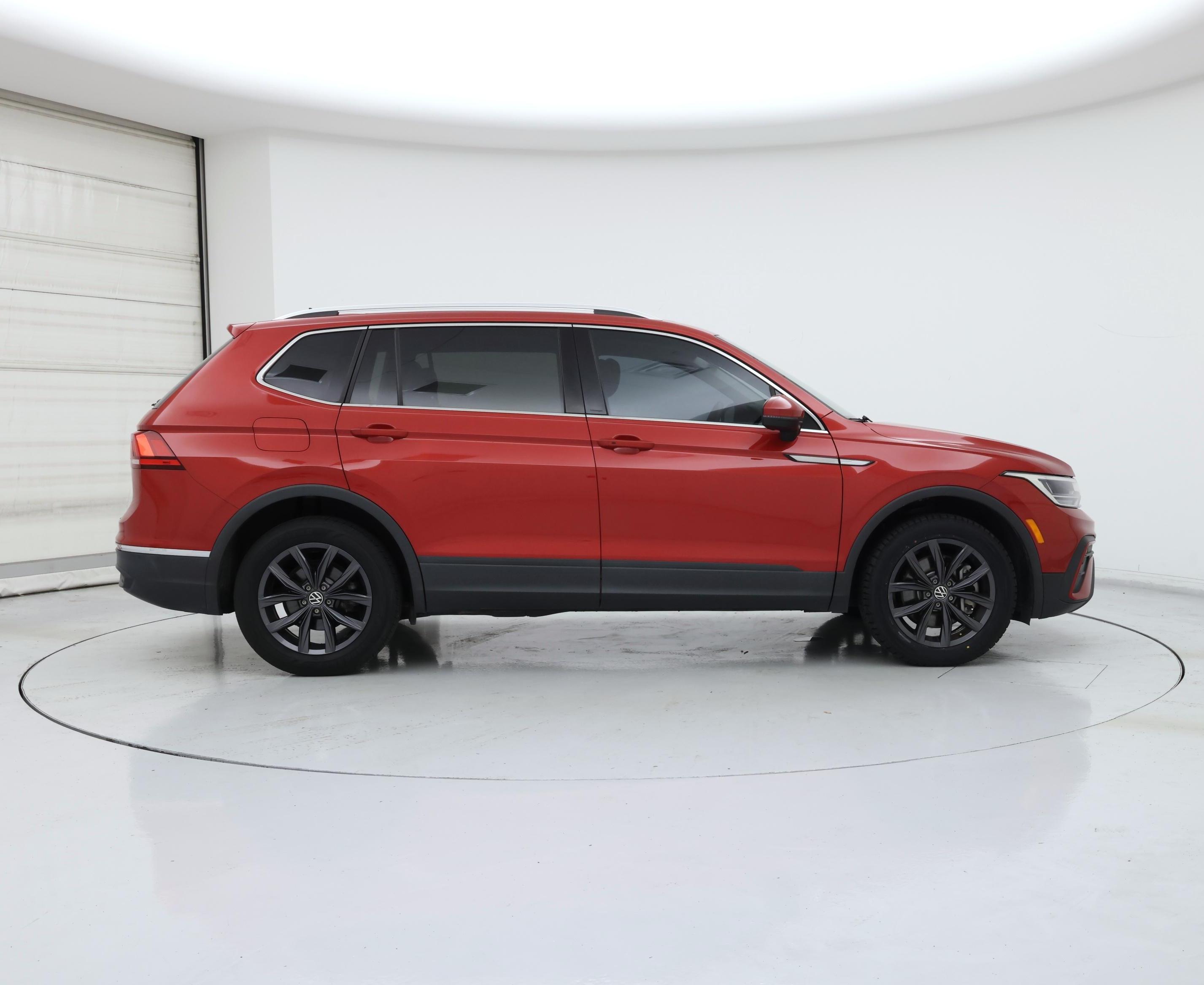Thumbnail: 2022 Volkswagen Tiguan - 7