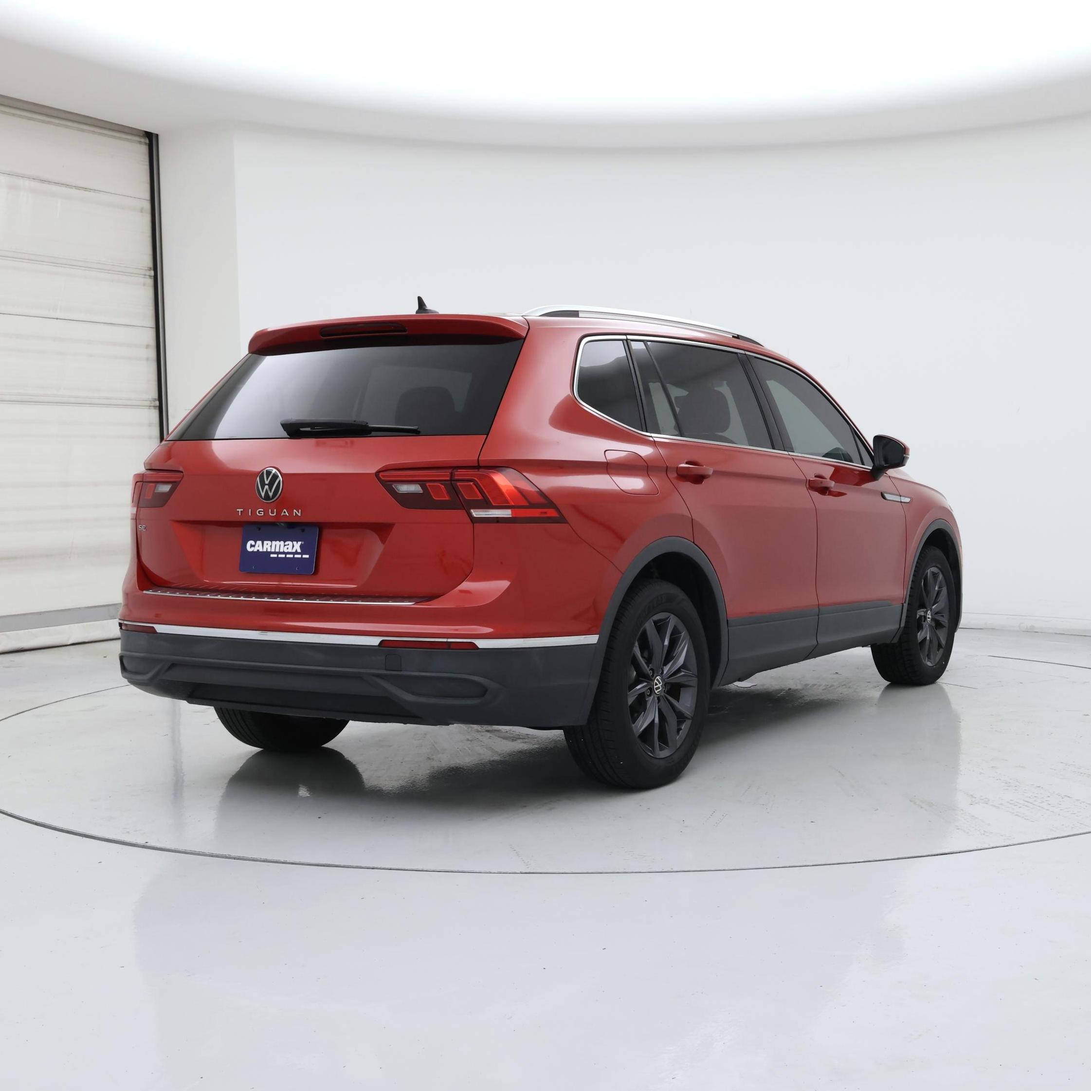 Thumbnail: 2022 Volkswagen Tiguan - 8