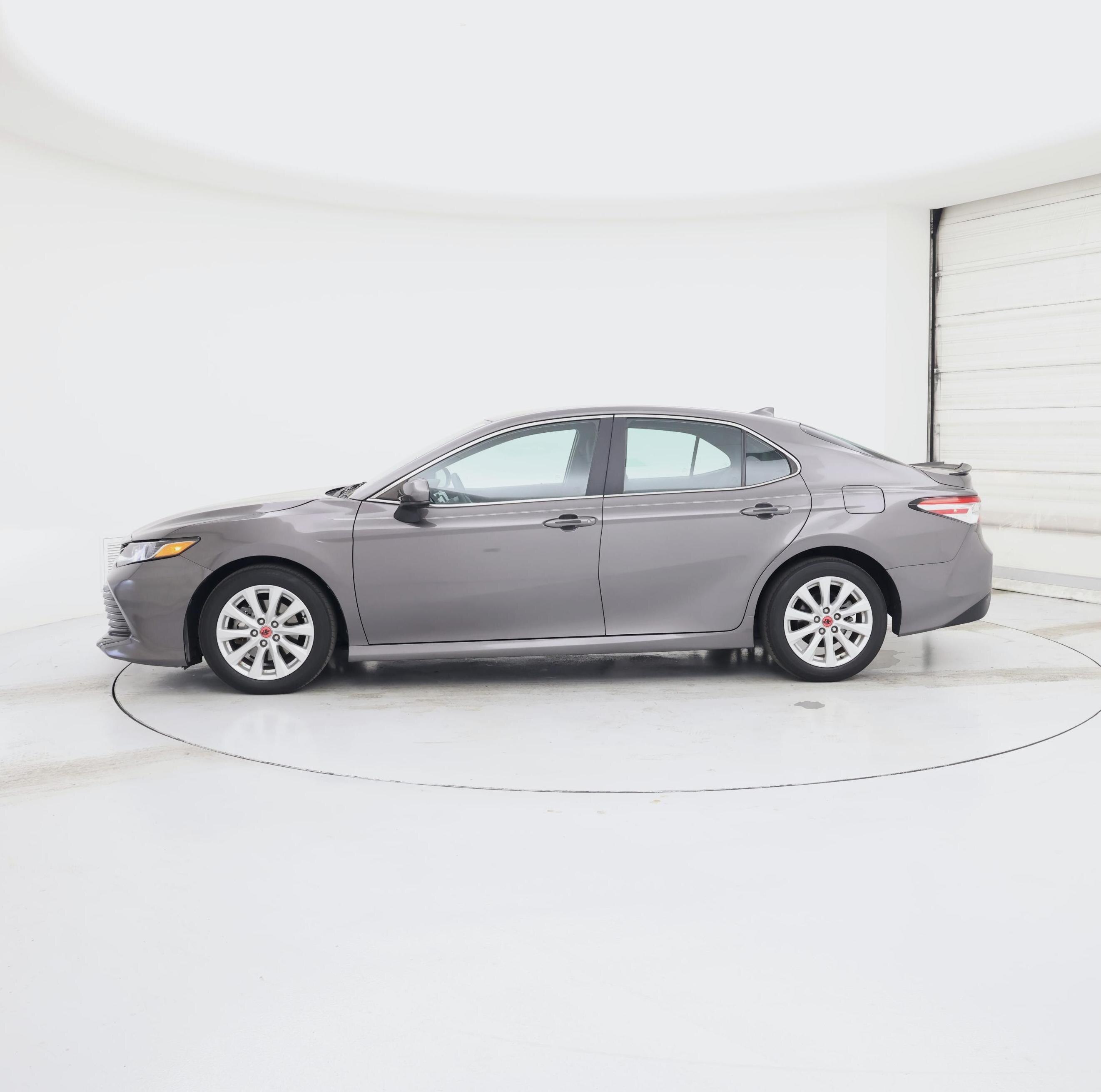 Thumbnail: 2020 Toyota Camry - 3