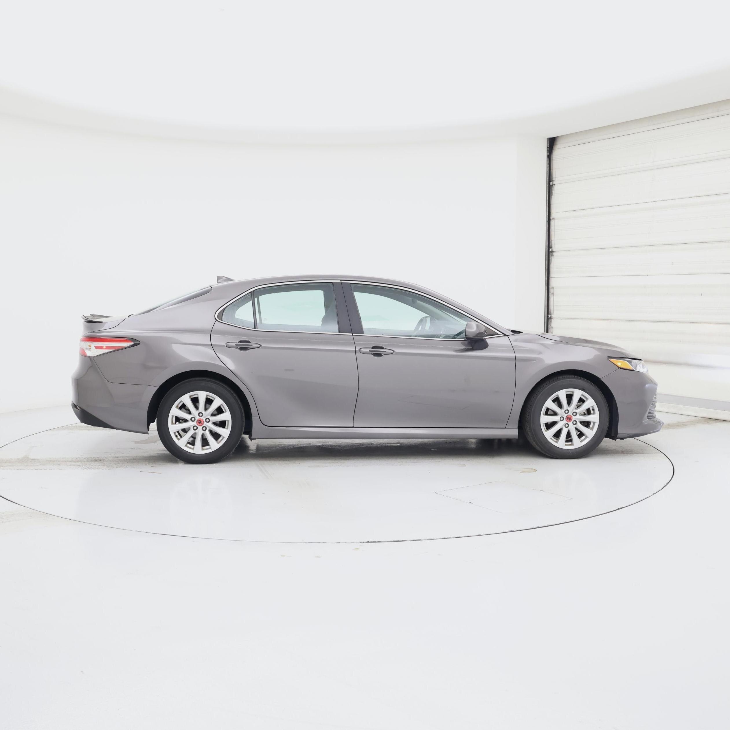 Thumbnail: 2020 Toyota Camry - 7
