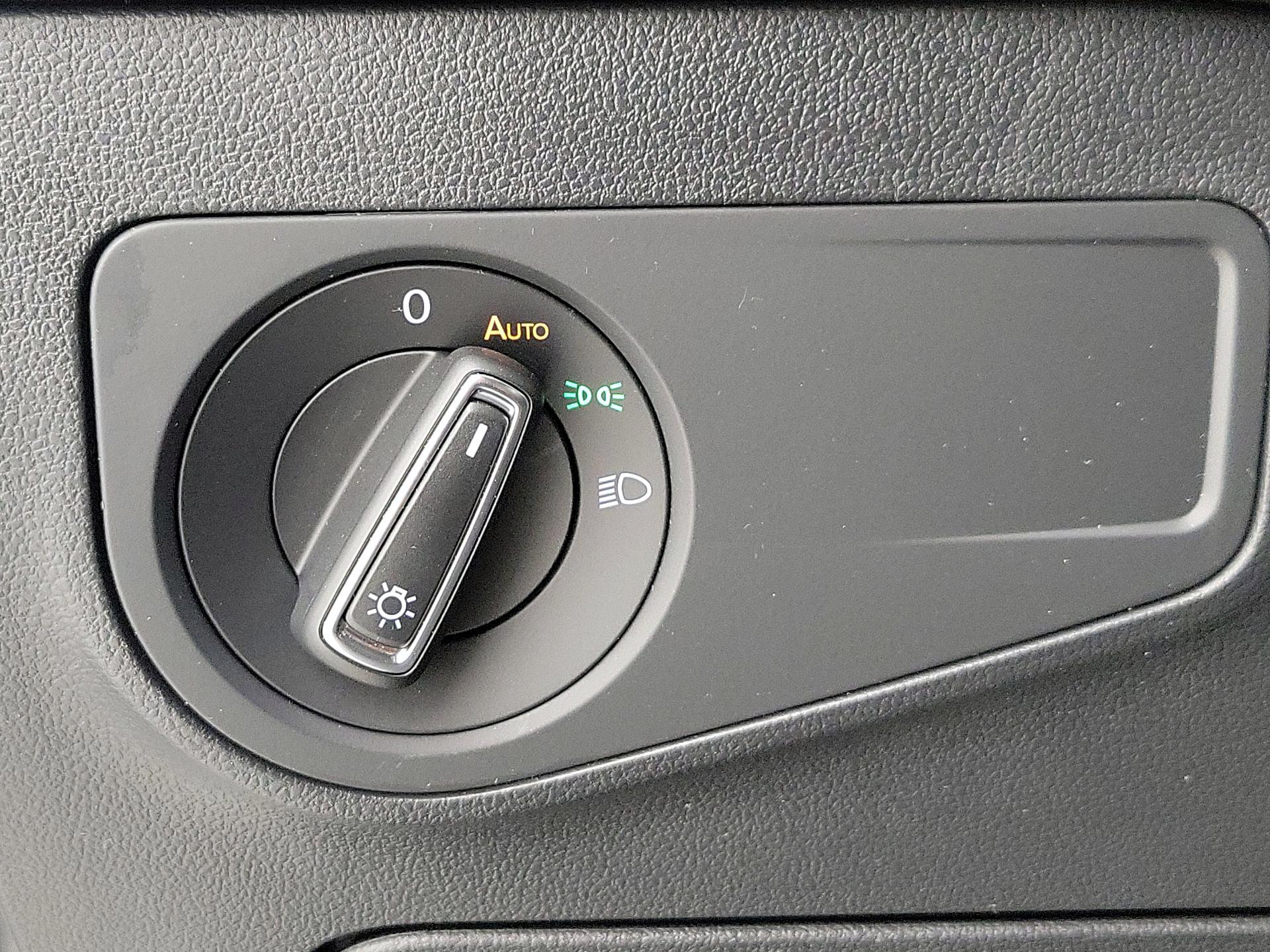 Thumbnail: 2023 Volkswagen Tiguan - 13