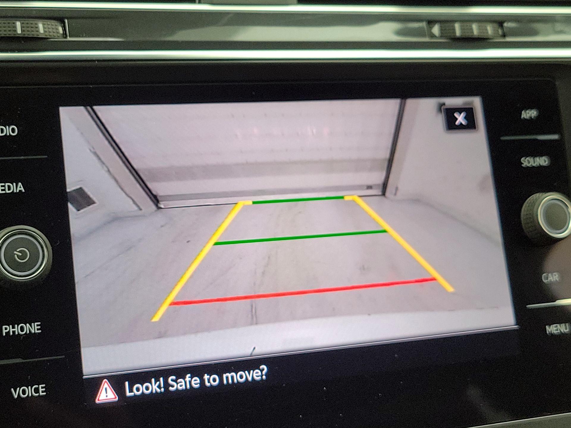 Thumbnail: 2023 Volkswagen Tiguan - 14