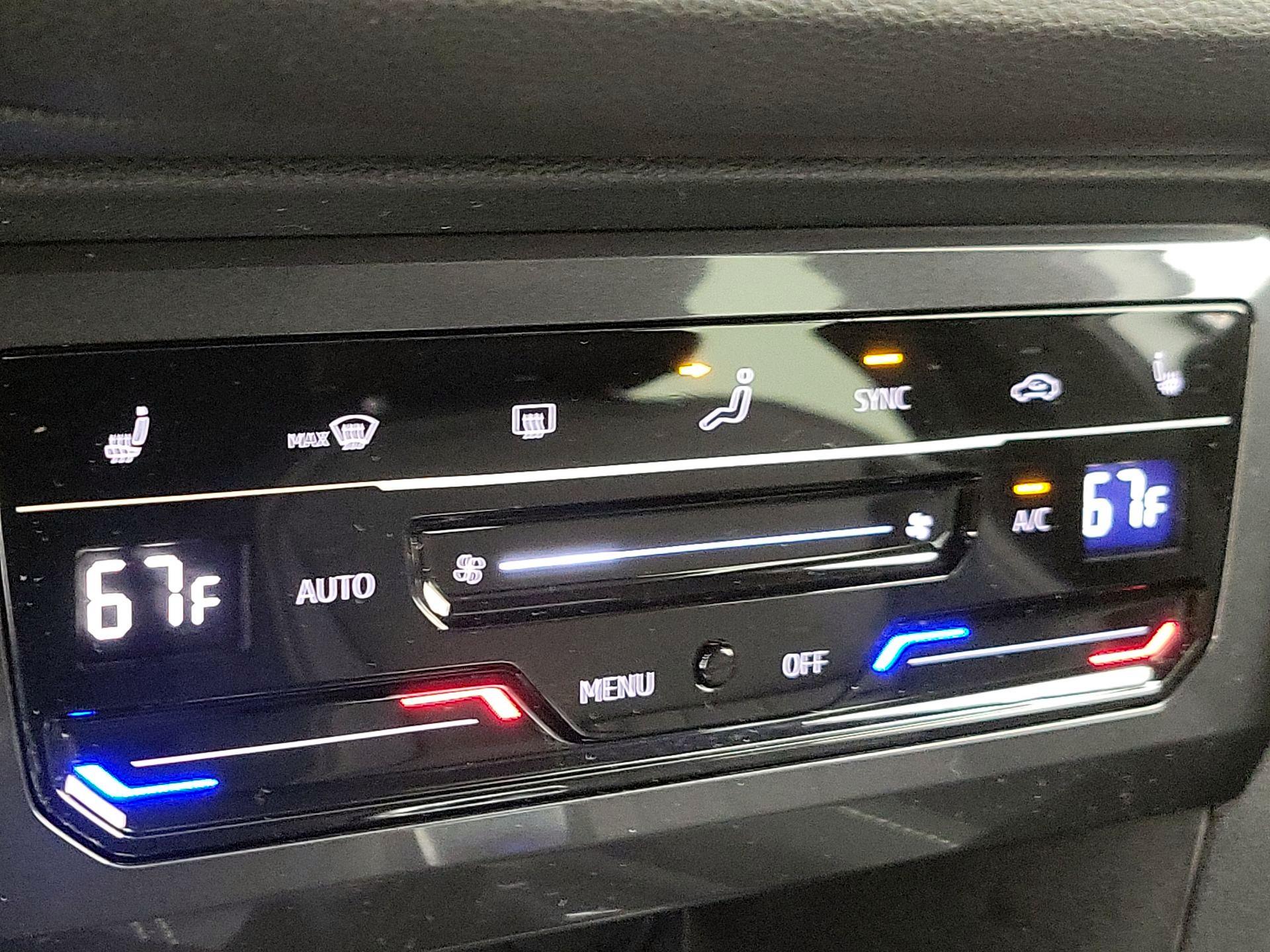 Thumbnail: 2023 Volkswagen Tiguan - 16