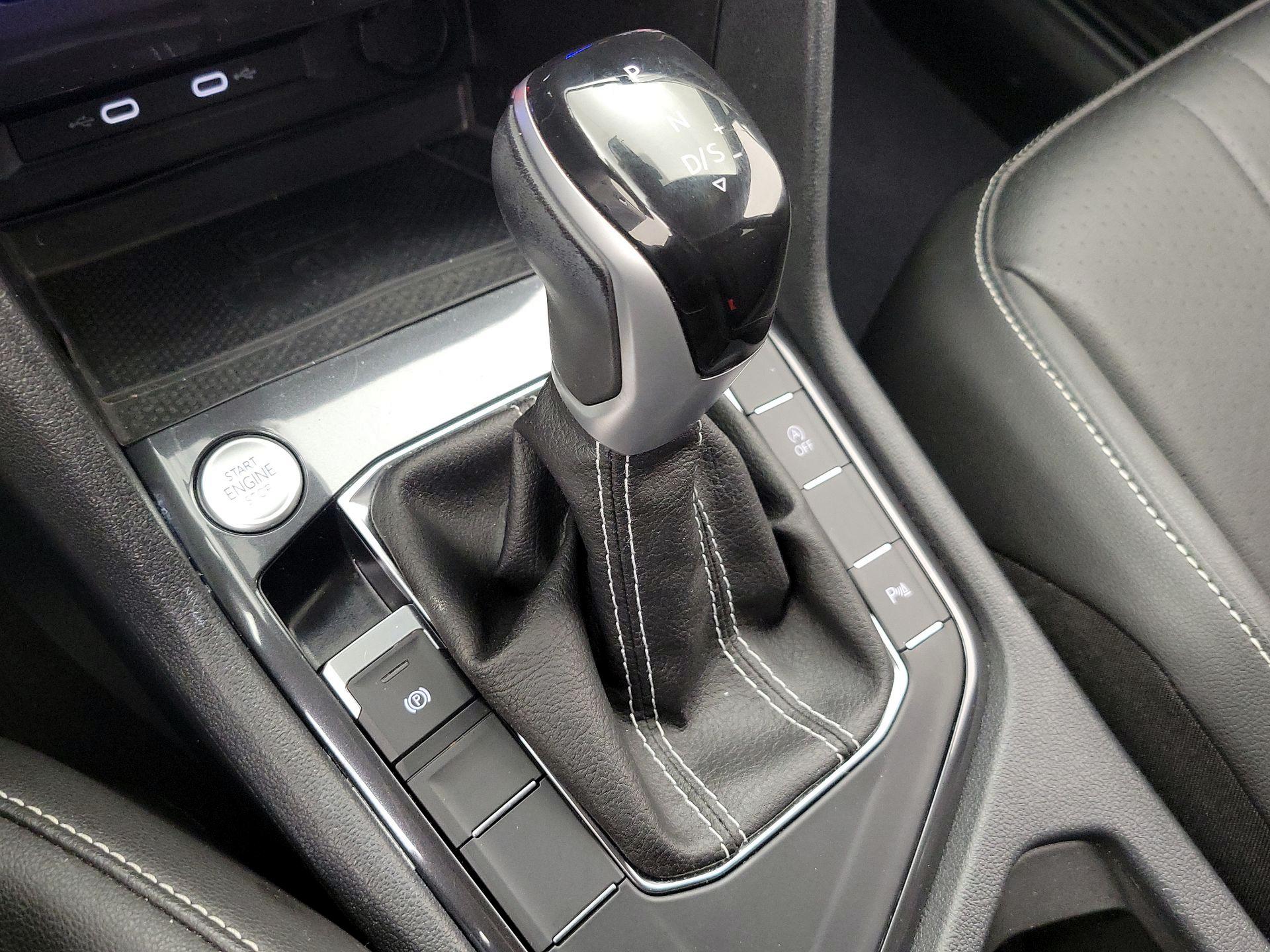 Thumbnail: 2023 Volkswagen Tiguan - 17