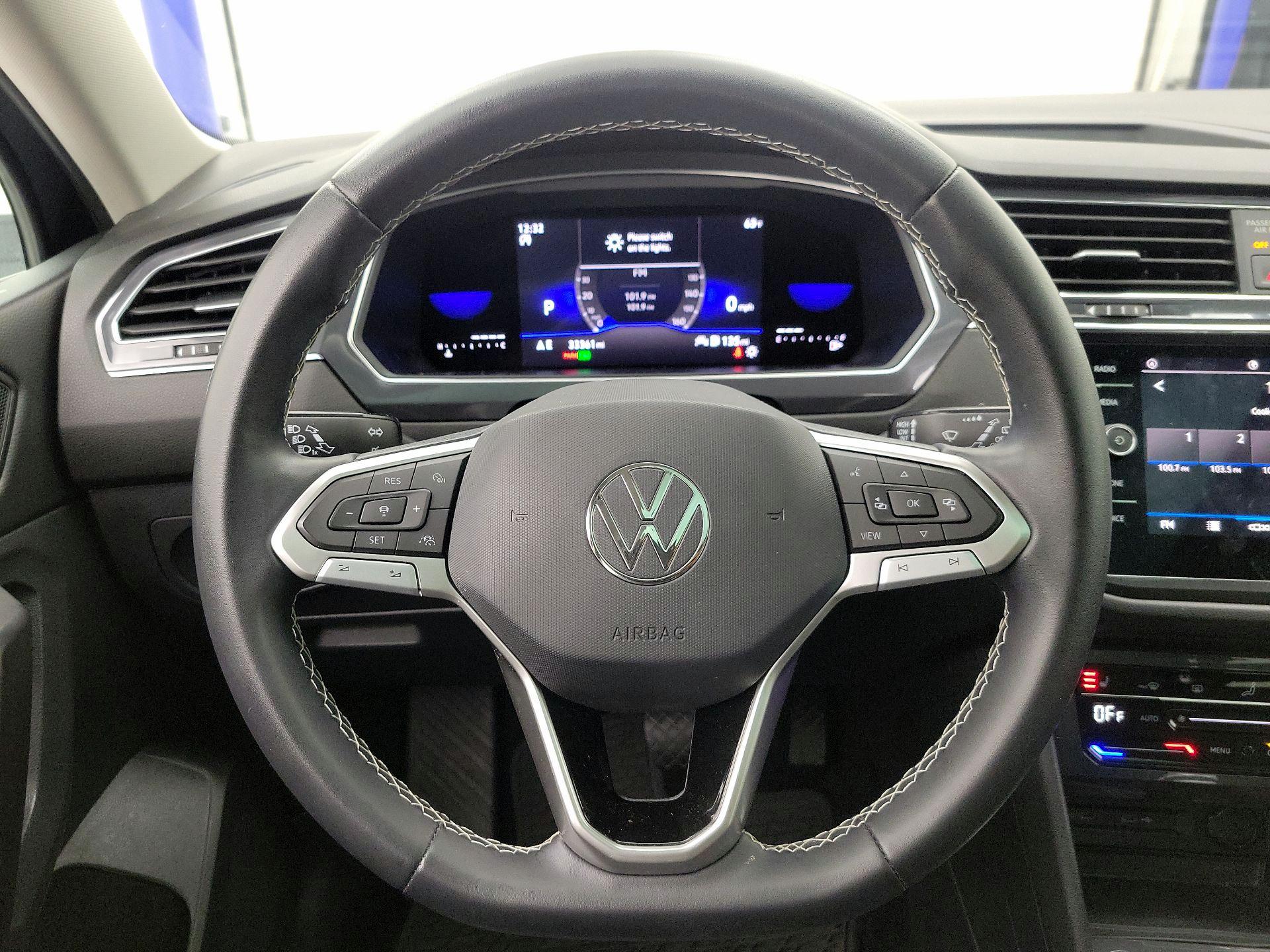 Thumbnail: 2023 Volkswagen Tiguan - 10