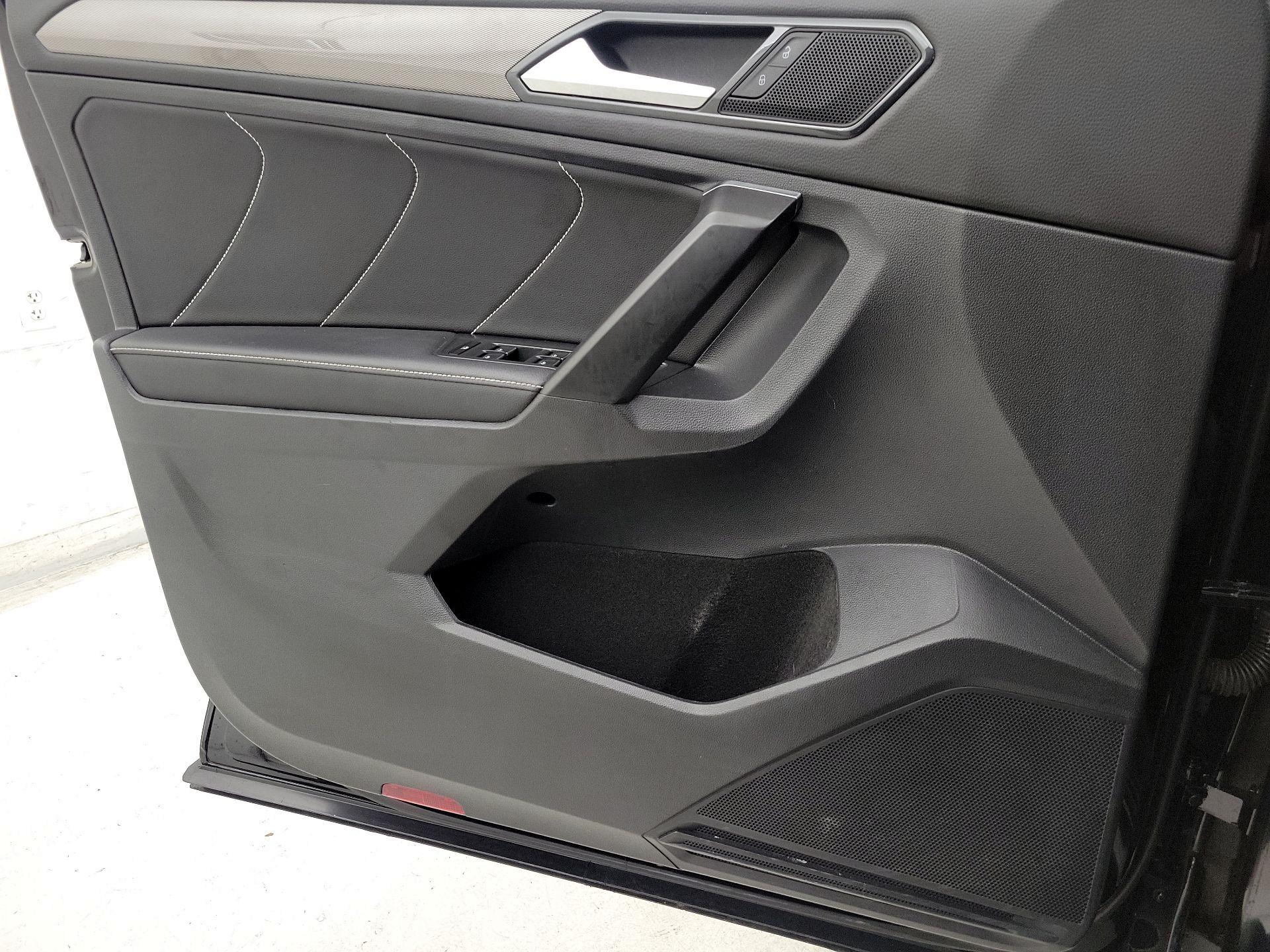 Thumbnail: 2023 Volkswagen Tiguan - 12