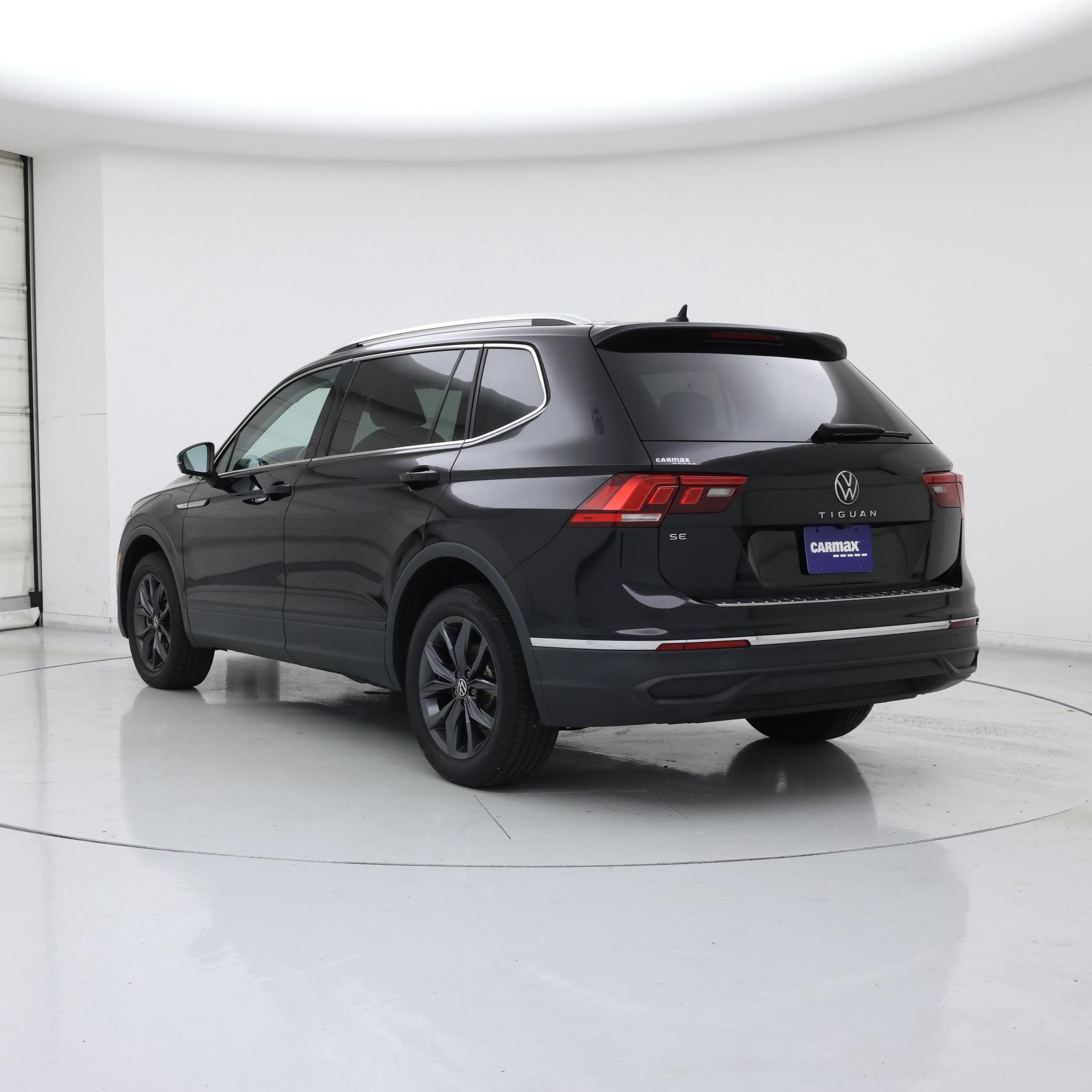 Thumbnail: 2023 Volkswagen Tiguan - 2