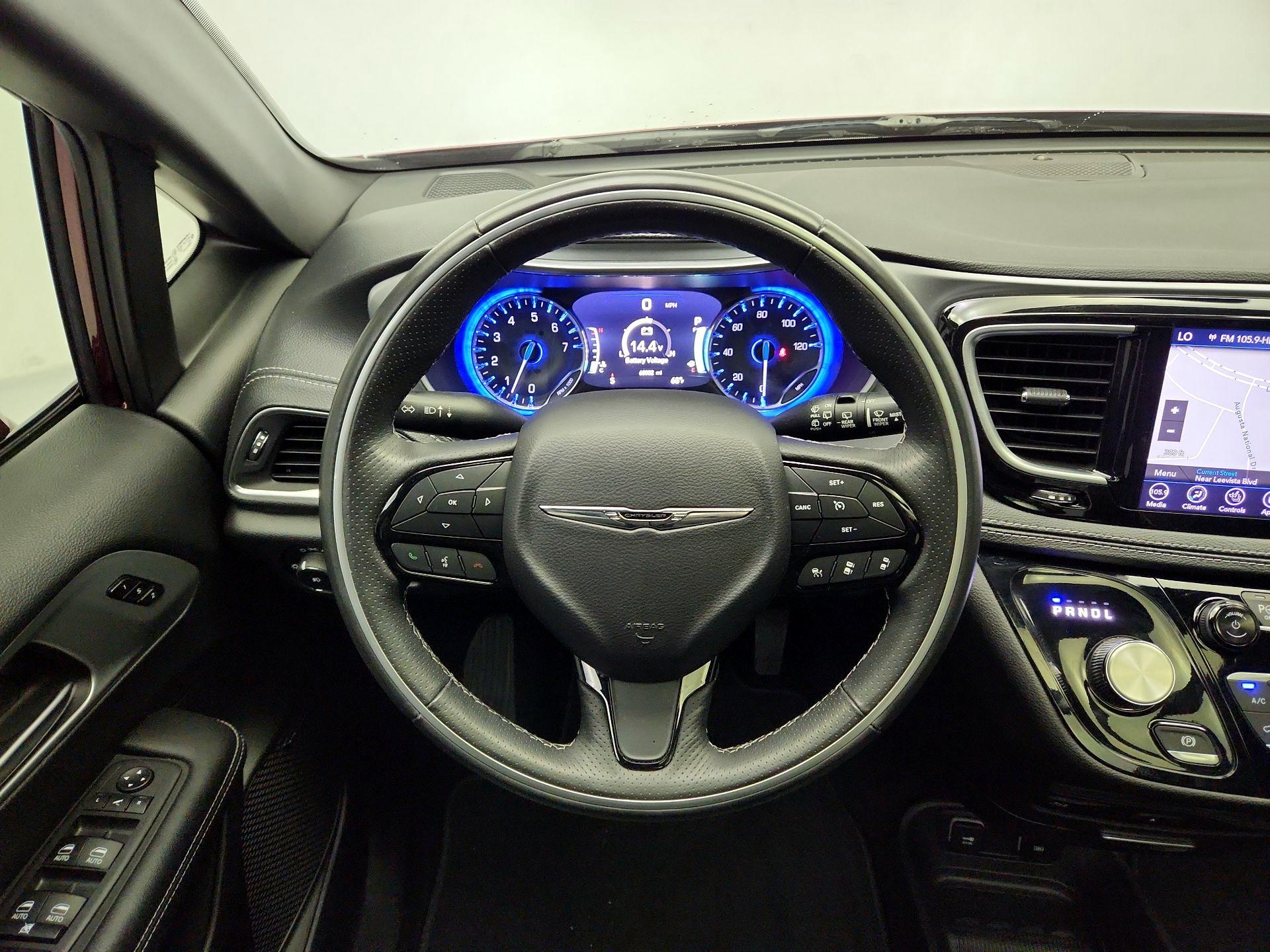 Thumbnail: 2019 Chrysler Pacifica - 10