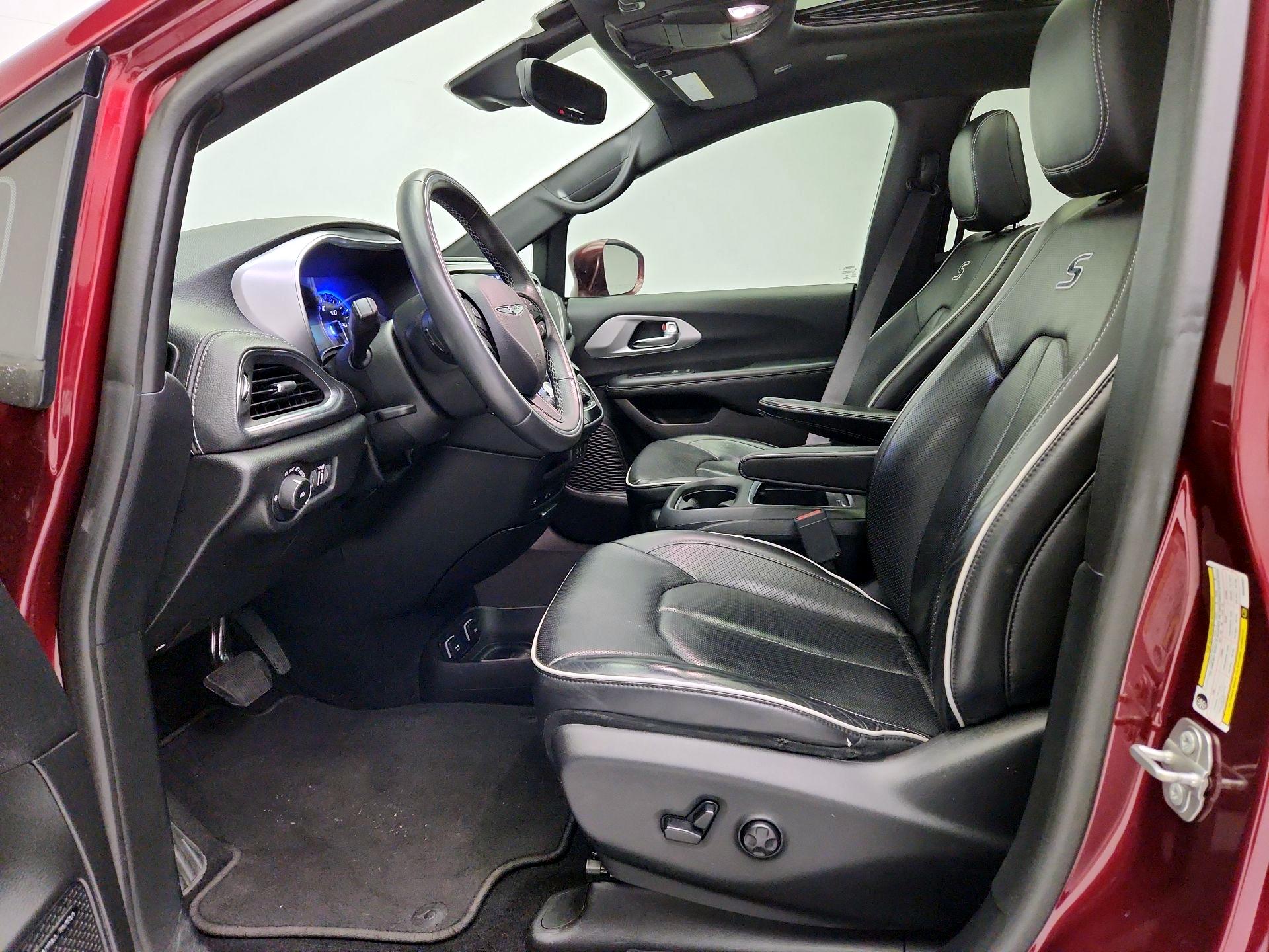 Thumbnail: 2019 Chrysler Pacifica - 11