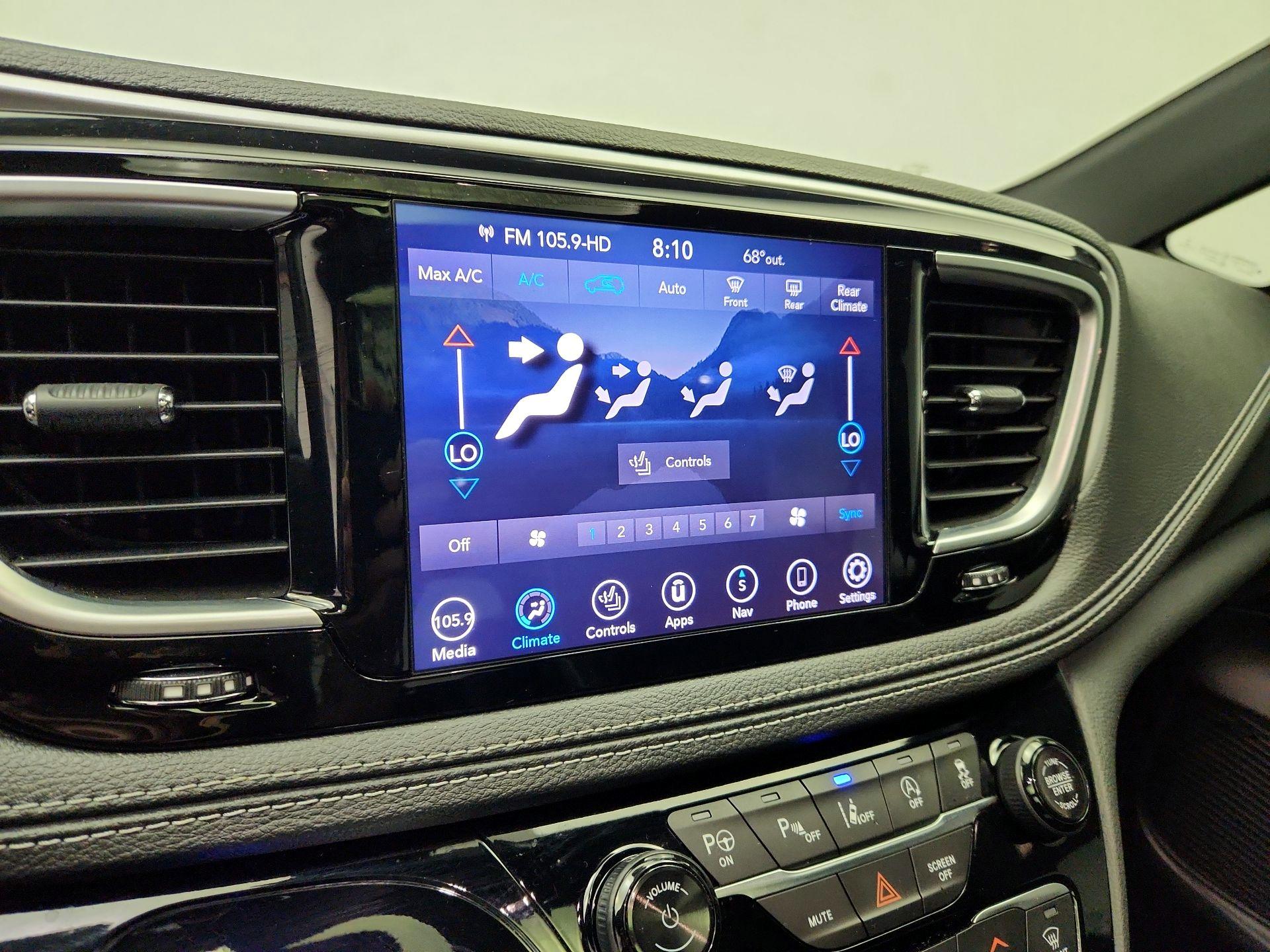 Thumbnail: 2019 Chrysler Pacifica - 17