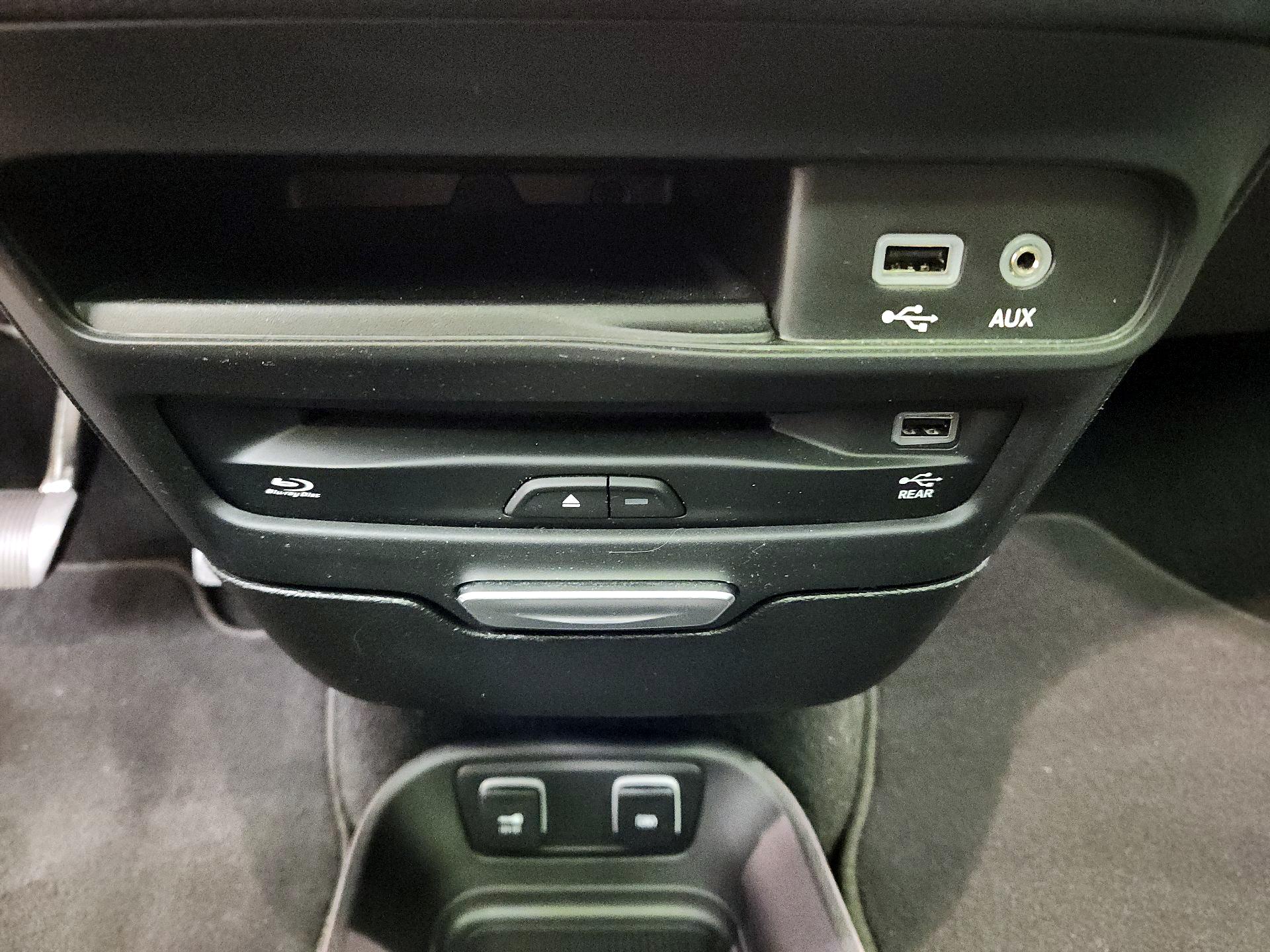 Thumbnail: 2019 Chrysler Pacifica - 19