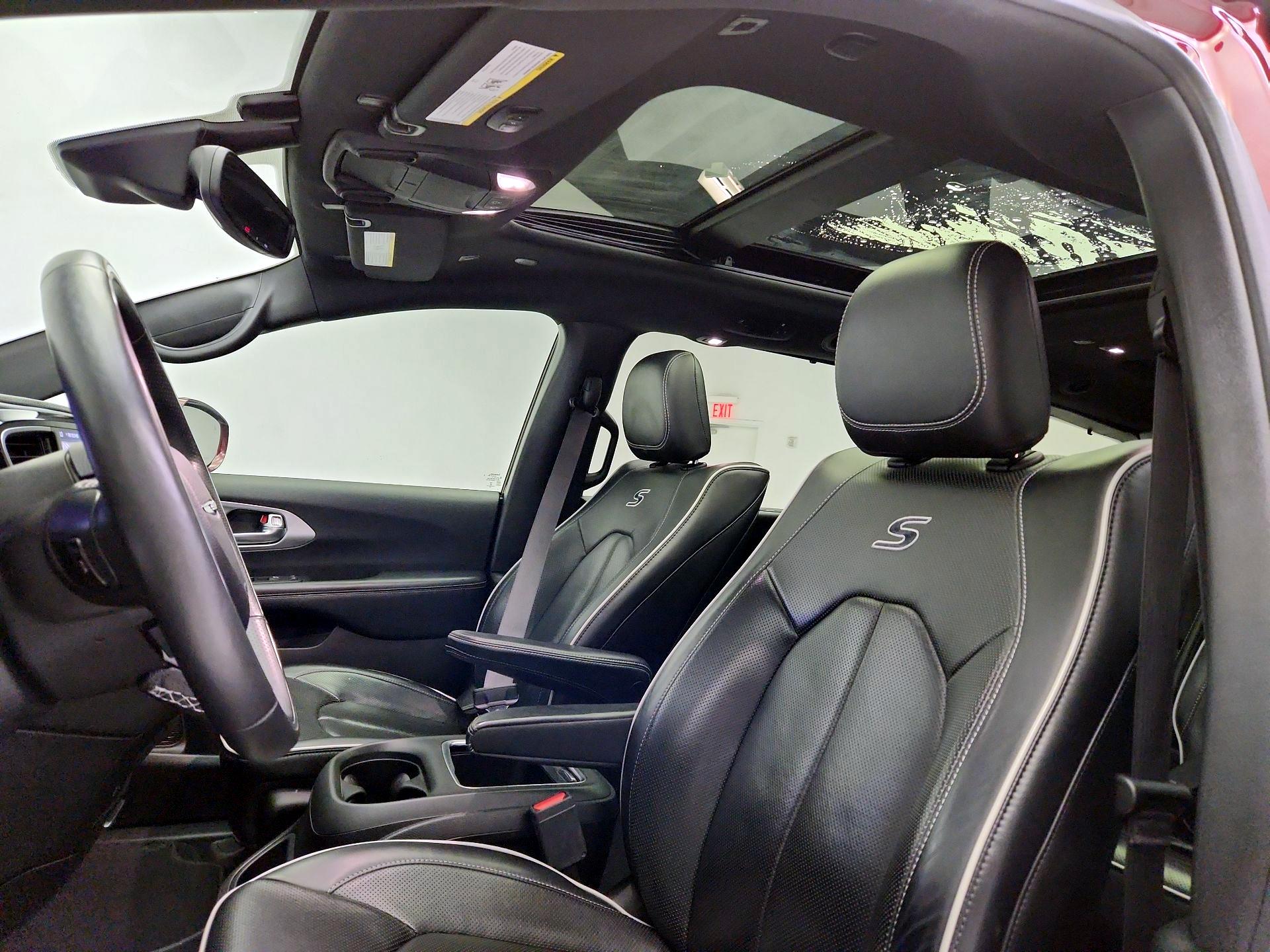 Thumbnail: 2019 Chrysler Pacifica - 20