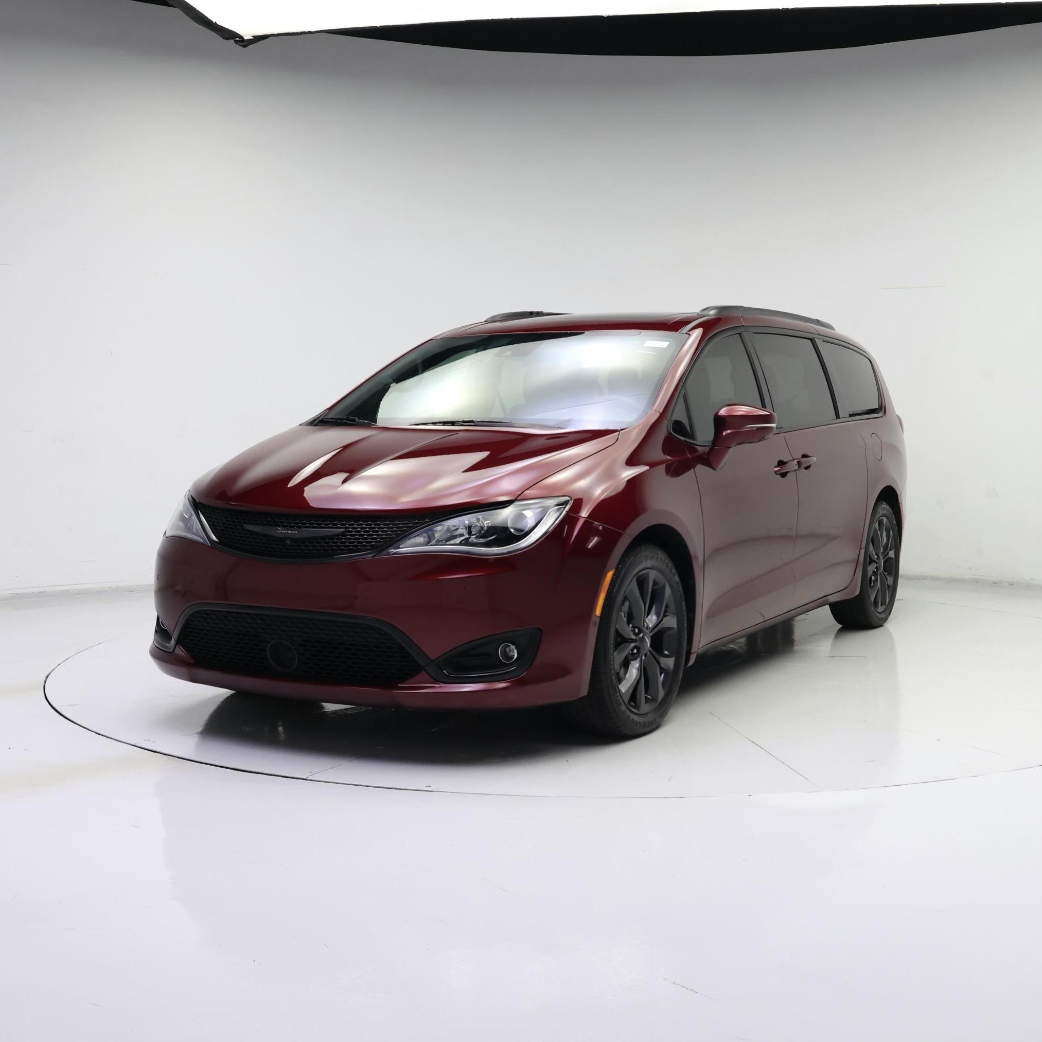 Thumbnail: 2019 Chrysler Pacifica - 4