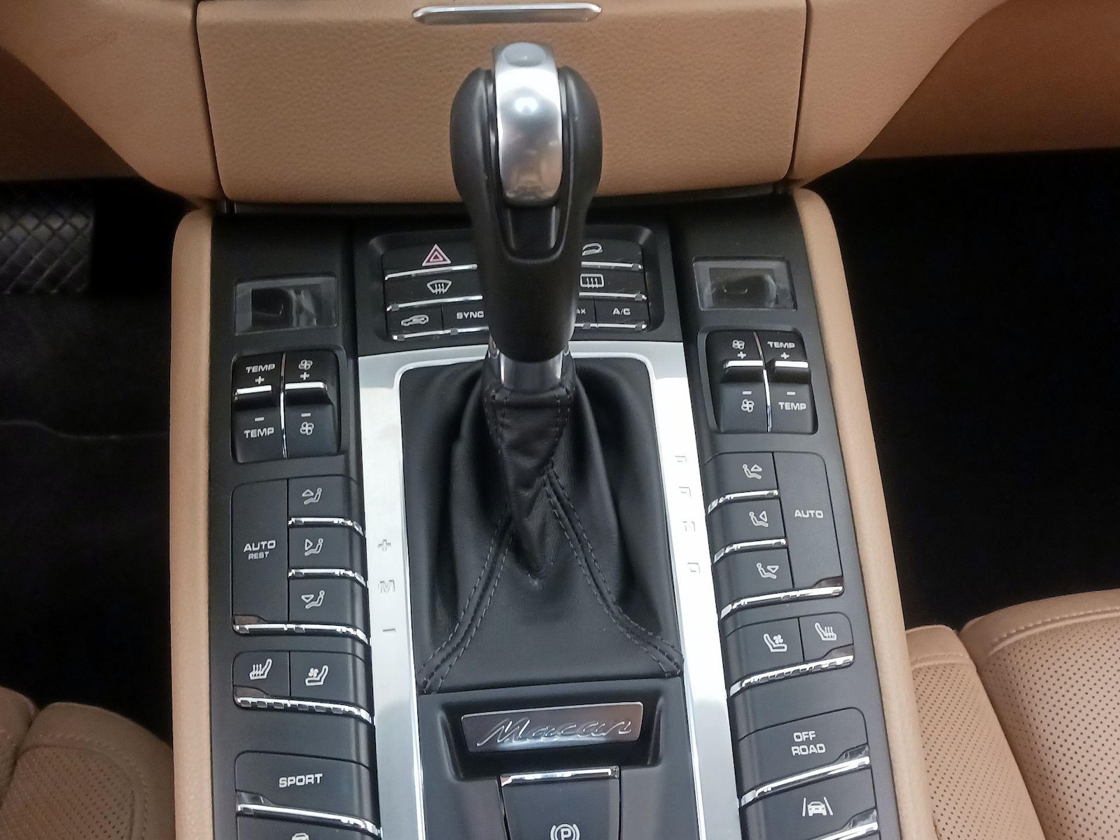 2018 Porsche Macan S - Photo 19