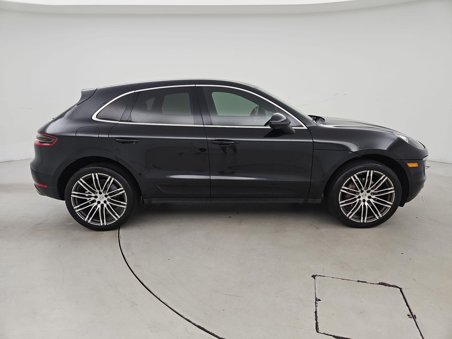 Thumbnail: 2018 Porsche Macan - 4