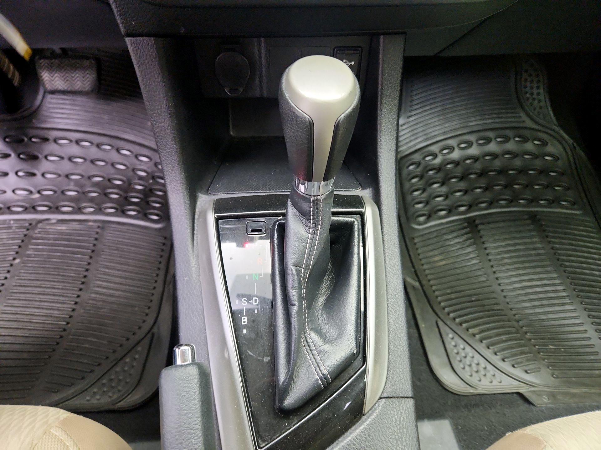 Thumbnail: 2014 Toyota Corolla - 17