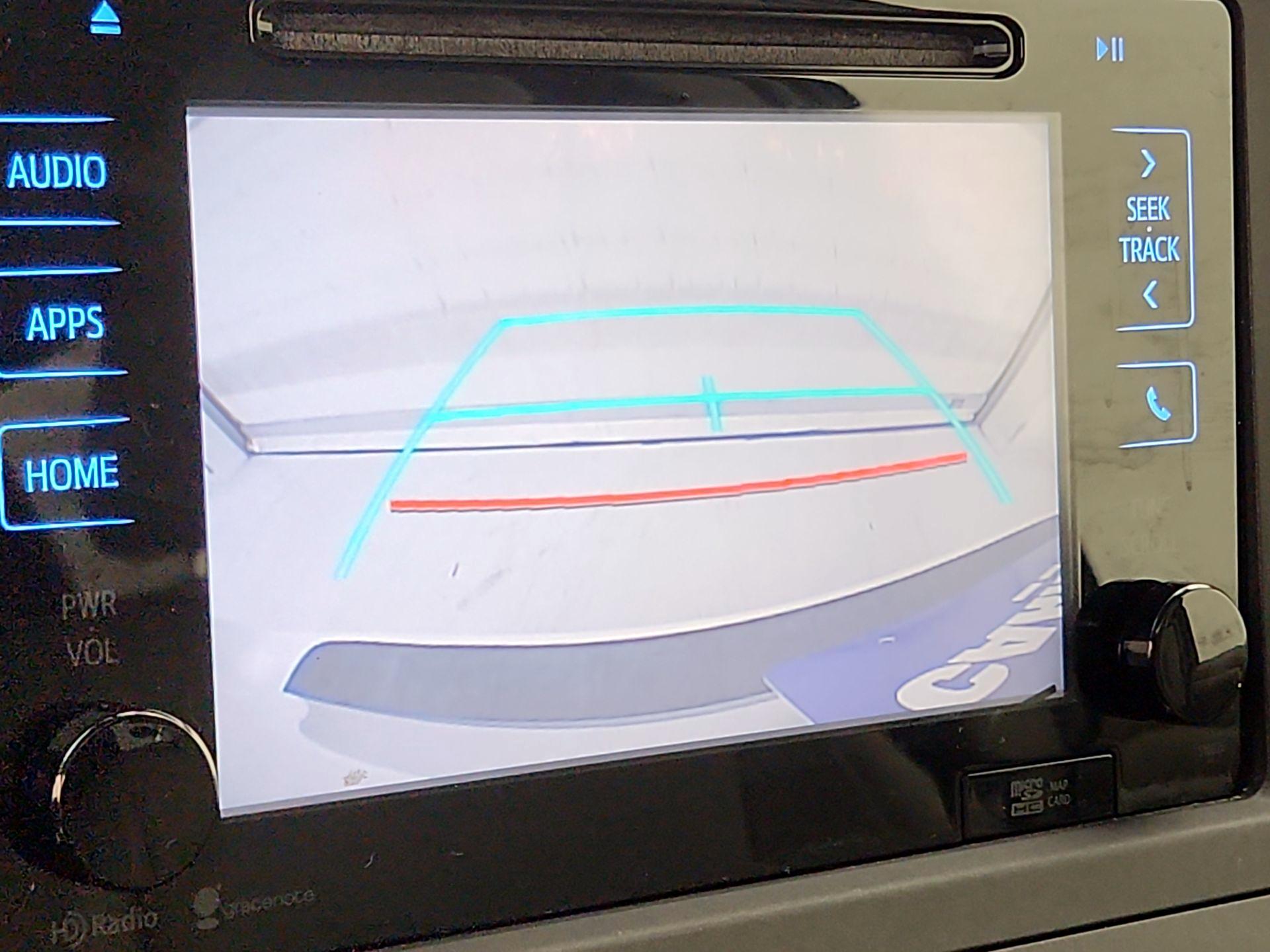 Thumbnail: 2015 Toyota Sienna - 15