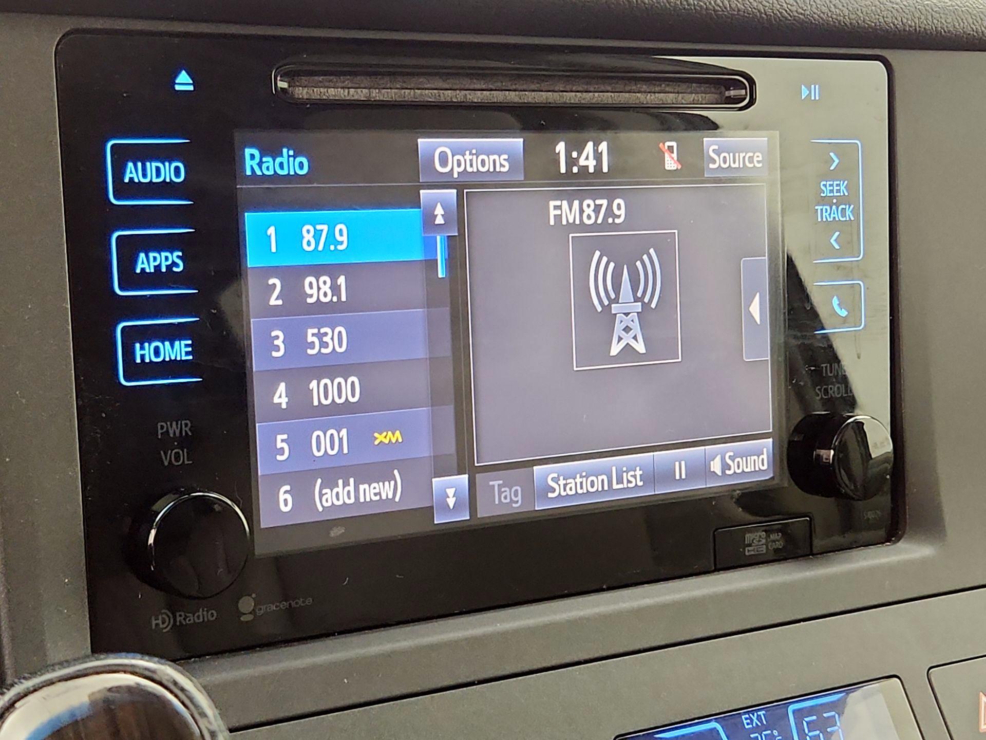 Thumbnail: 2015 Toyota Sienna - 16