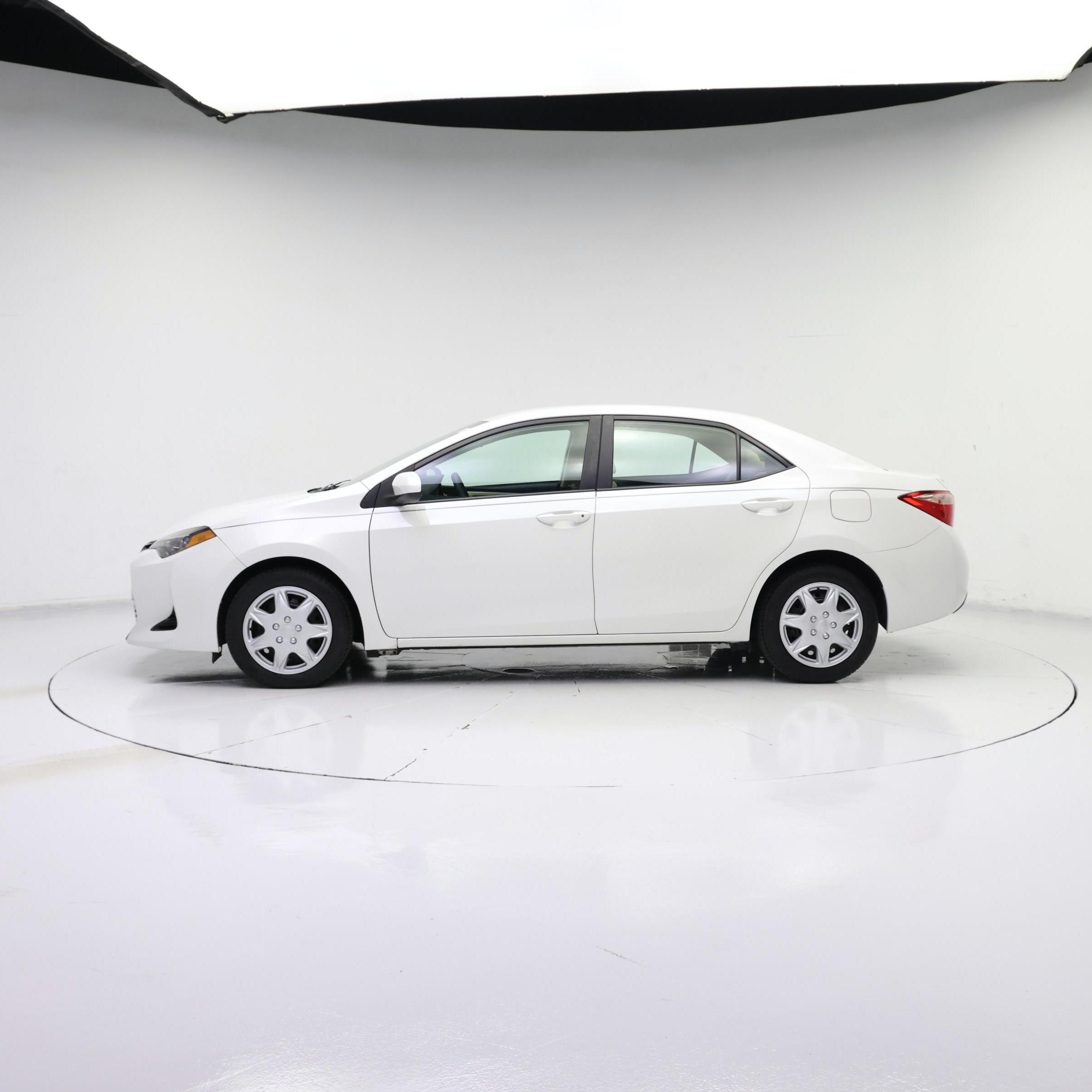 Thumbnail: 2018 Toyota Corolla - 3