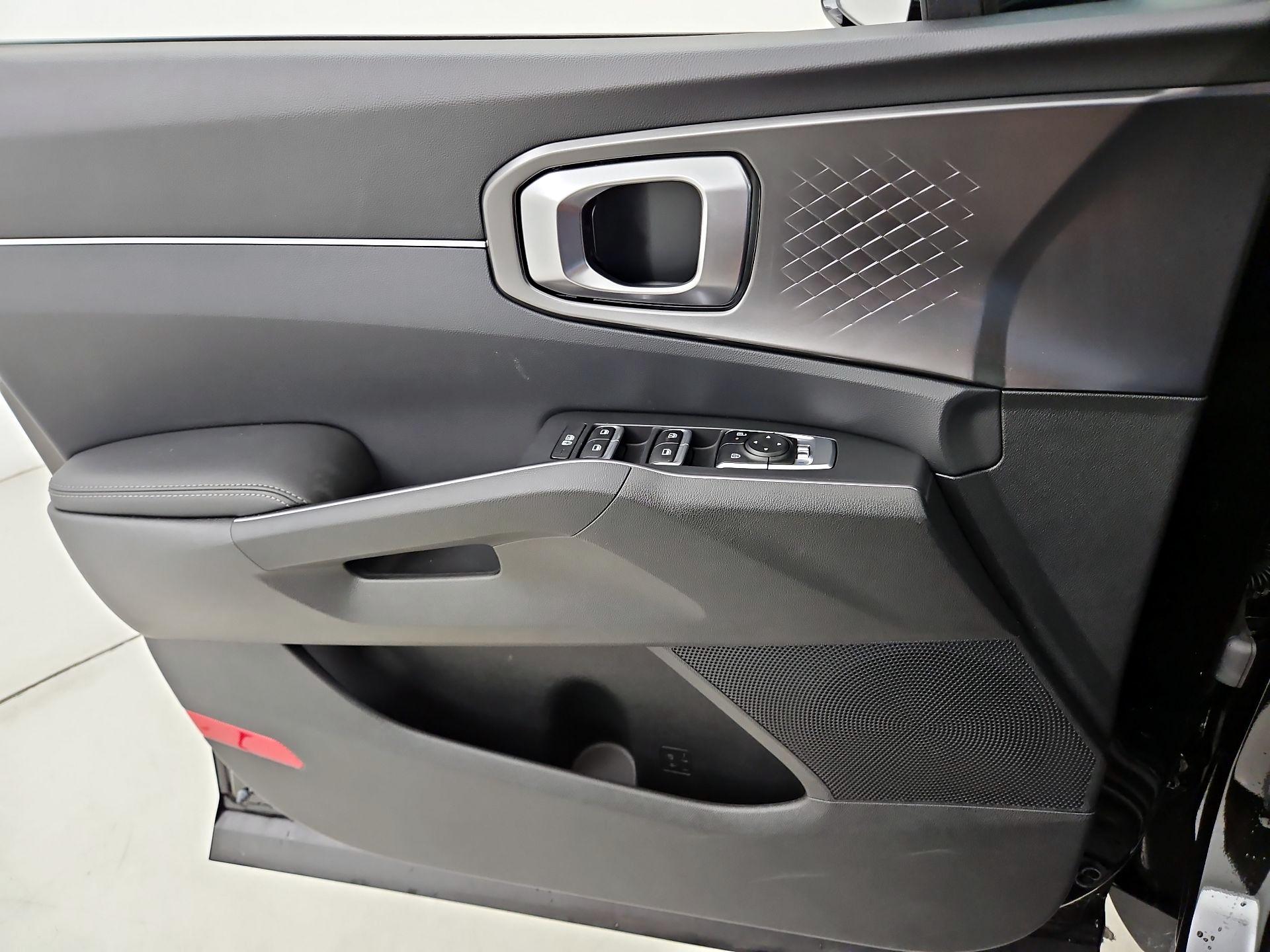 Thumbnail: 2025 Kia Sorento - 12