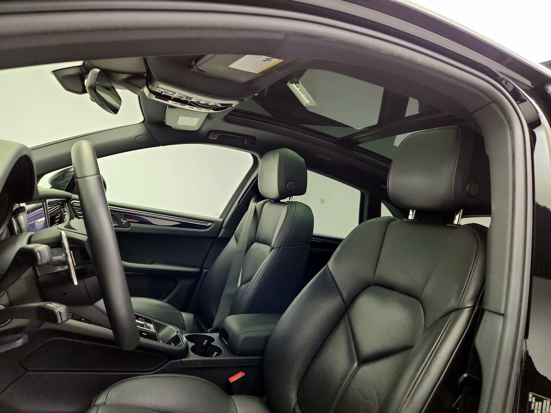 Thumbnail: 2022 Porsche Macan - 20