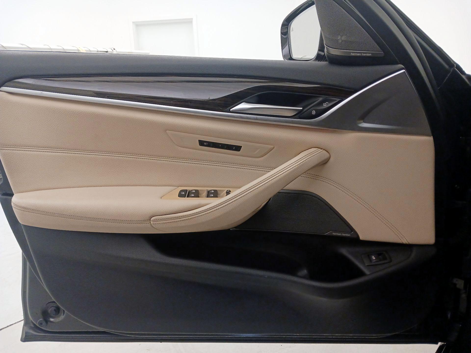 Thumbnail: 2020 BMW 5 Series - 12