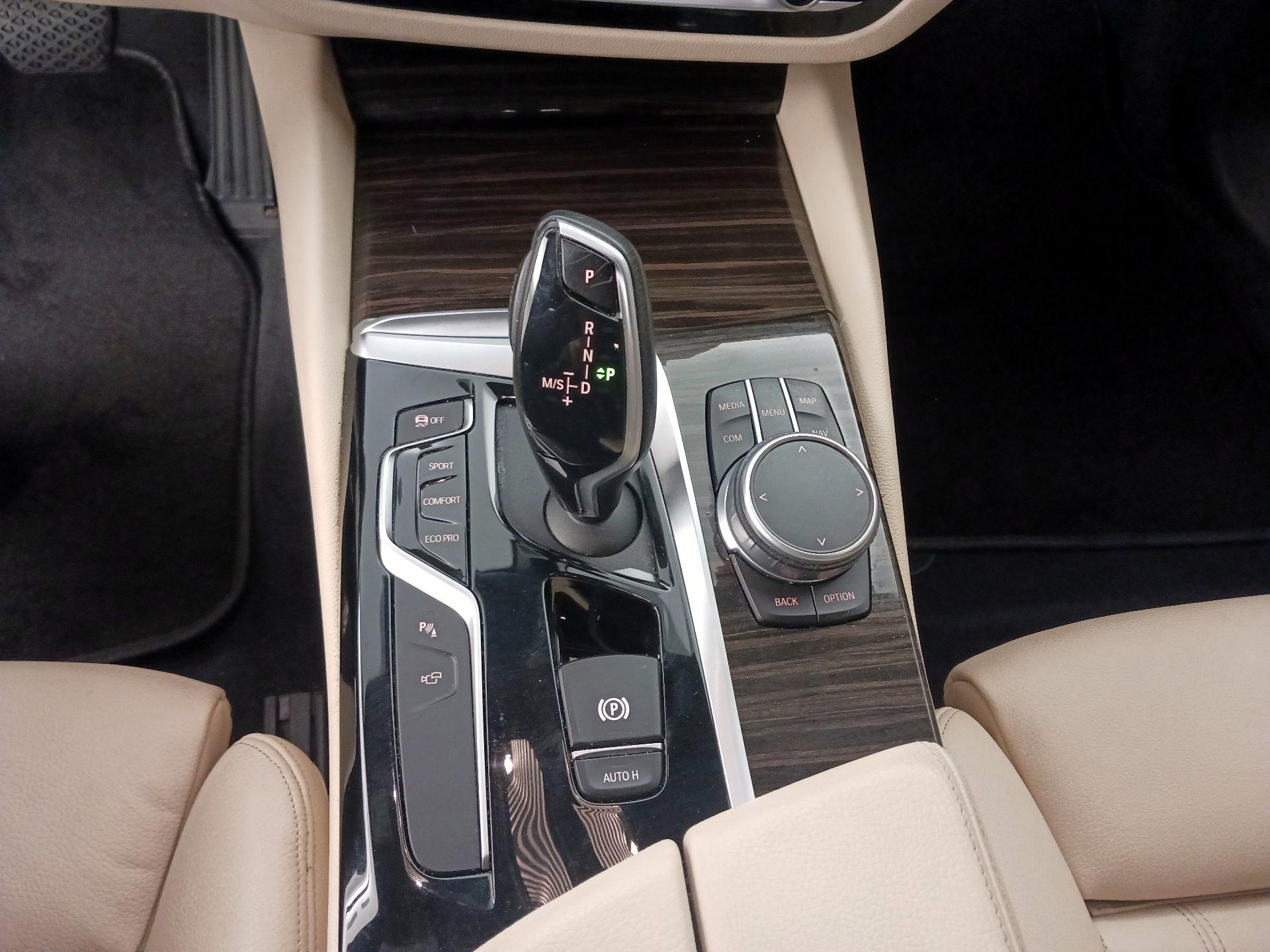 Thumbnail: 2020 BMW 5 Series - 18