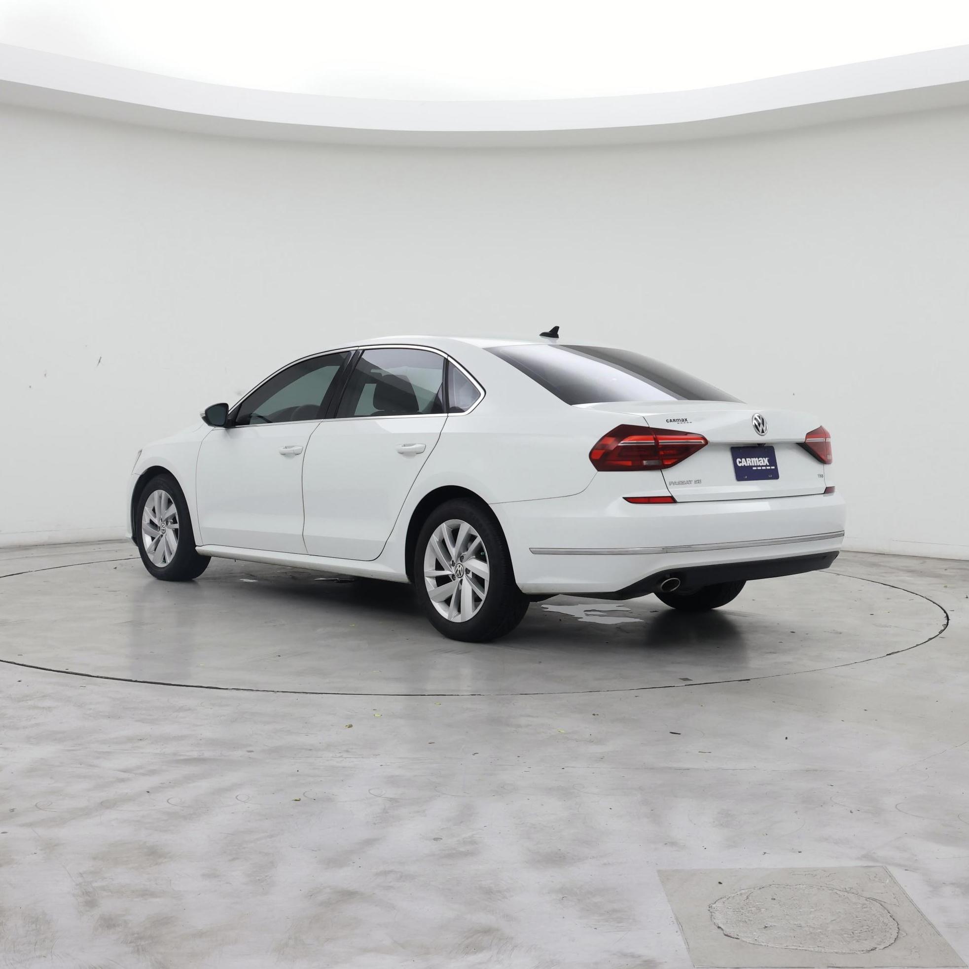 Thumbnail: 2018 Volkswagen Passat - 2