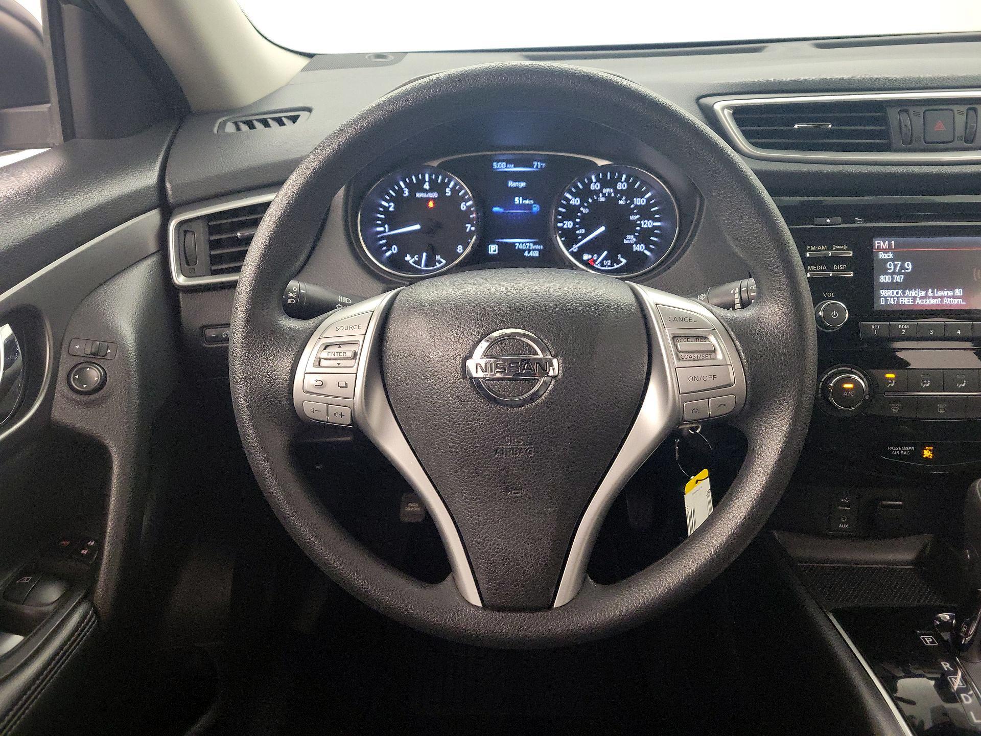 Thumbnail: 2016 Nissan Rogue - 10