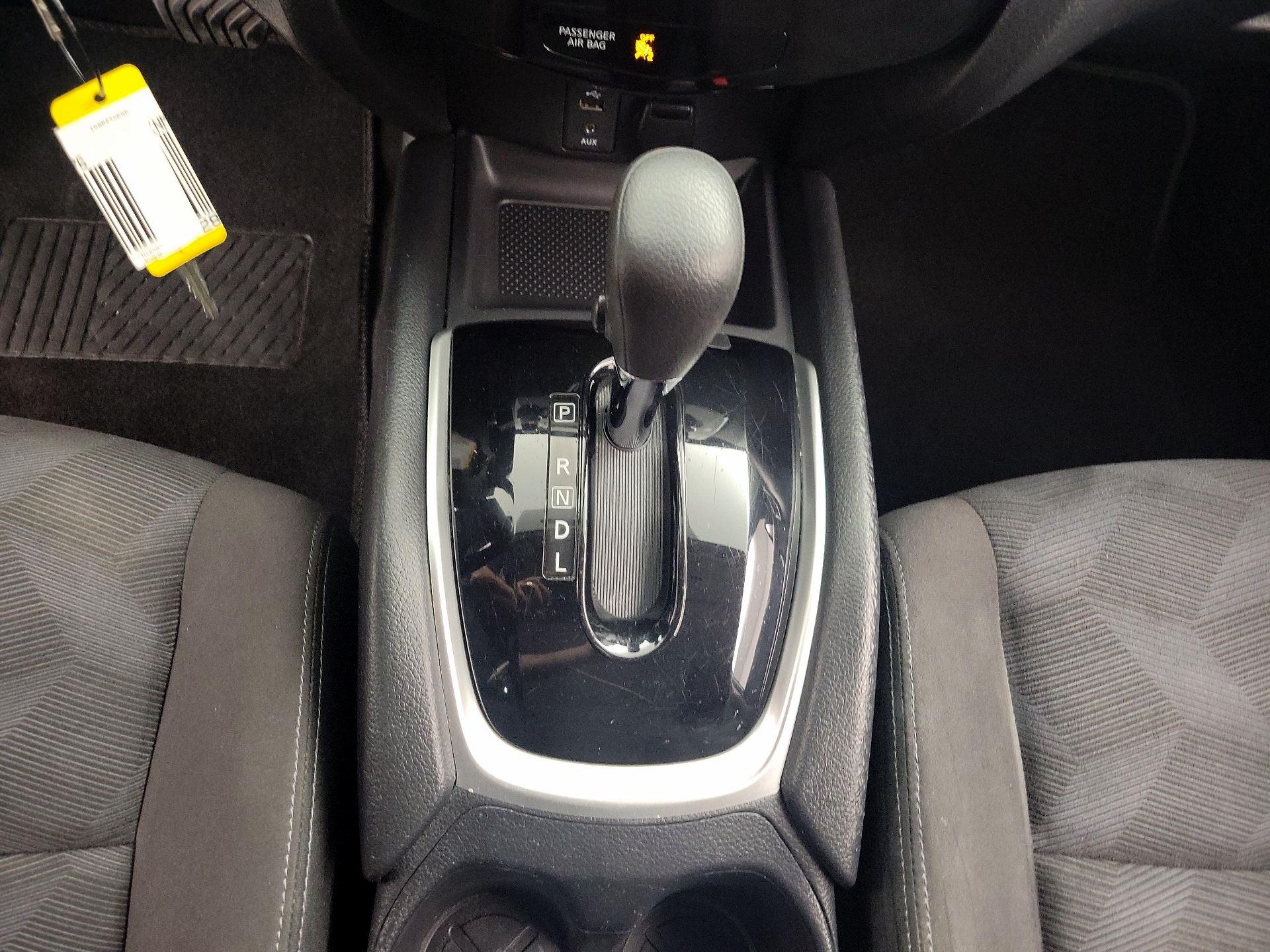 Thumbnail: 2016 Nissan Rogue - 17