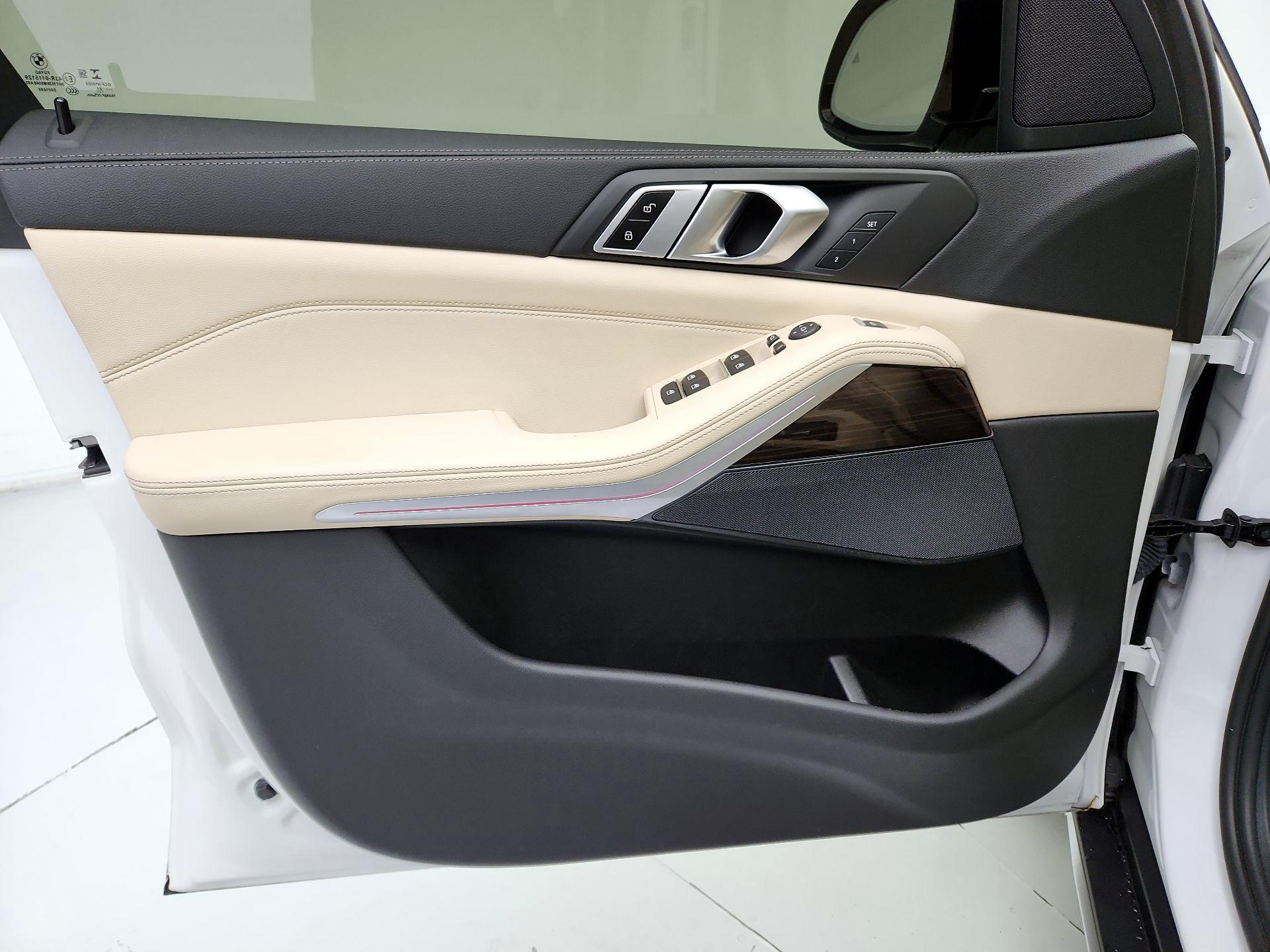 Thumbnail: 2021 BMW X5 - 12