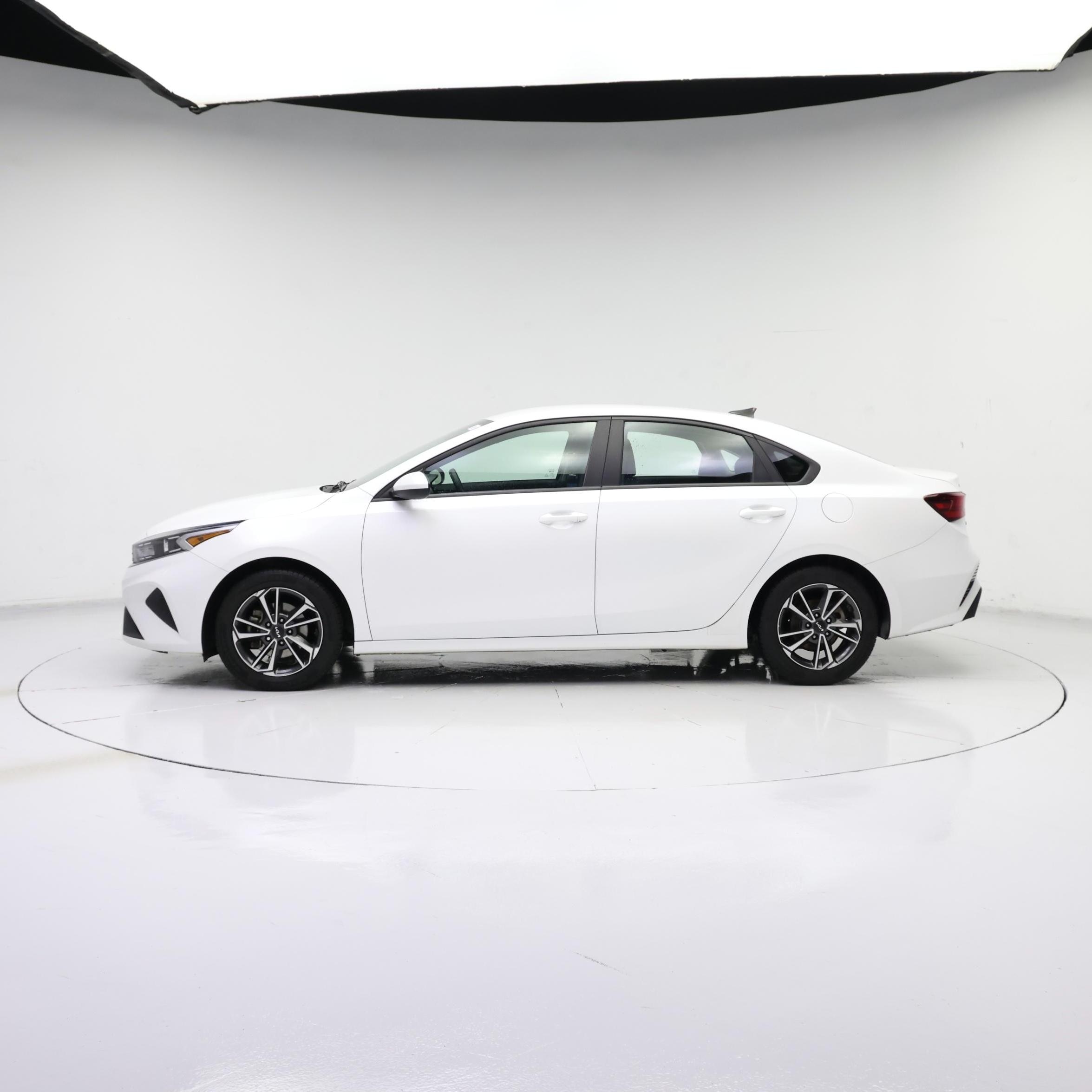 Thumbnail: 2023 Kia Forte - 3