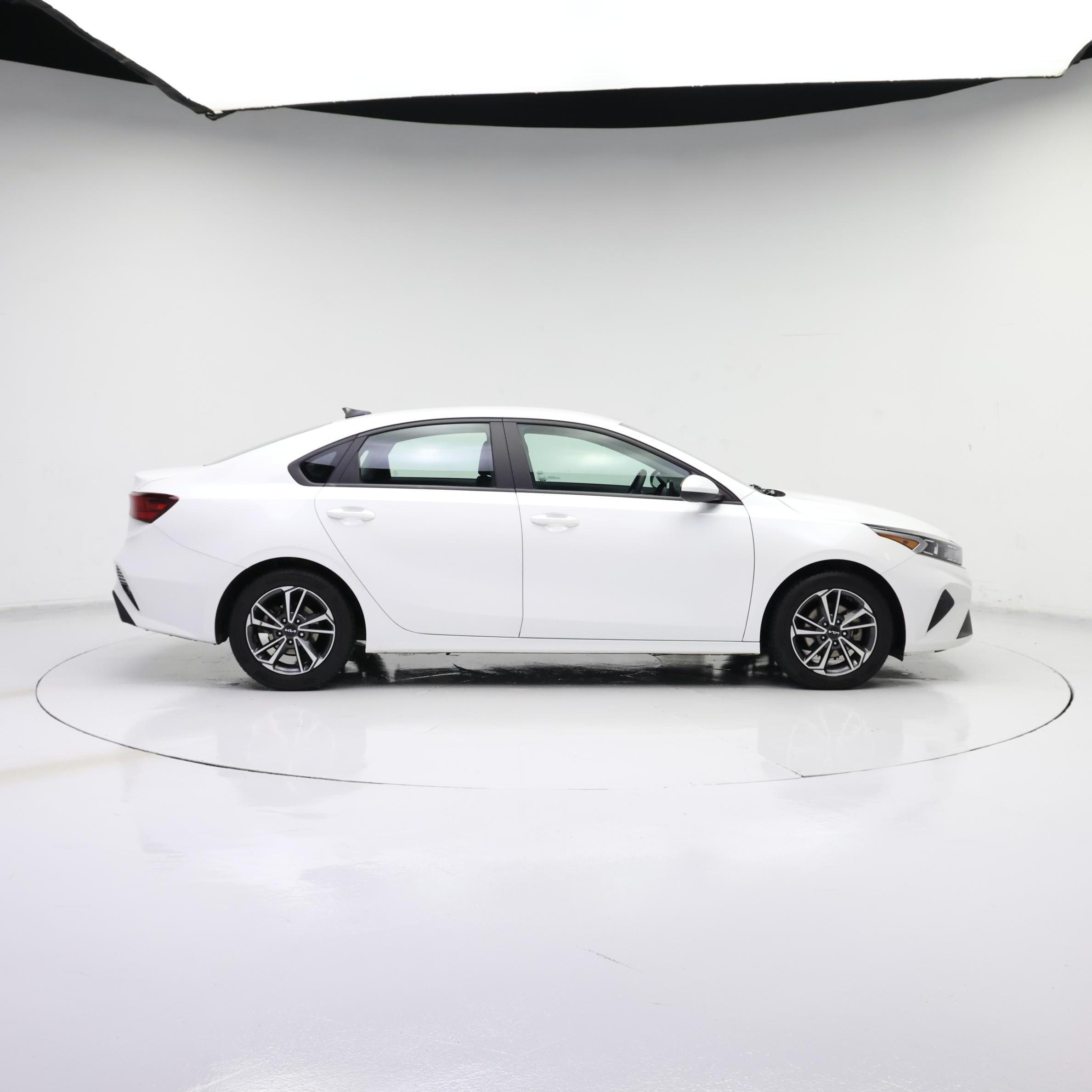 Thumbnail: 2023 Kia Forte - 7